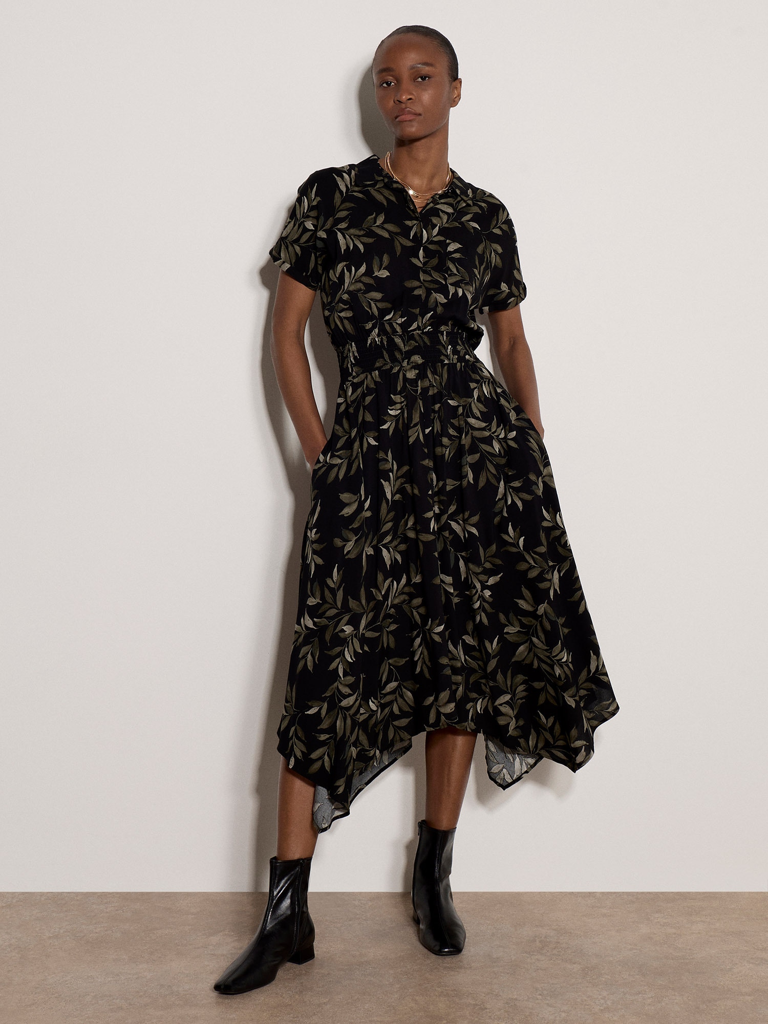 Apricot Midikleid »Midi-Kleid im Blusen-Stil« mit Blattmuster