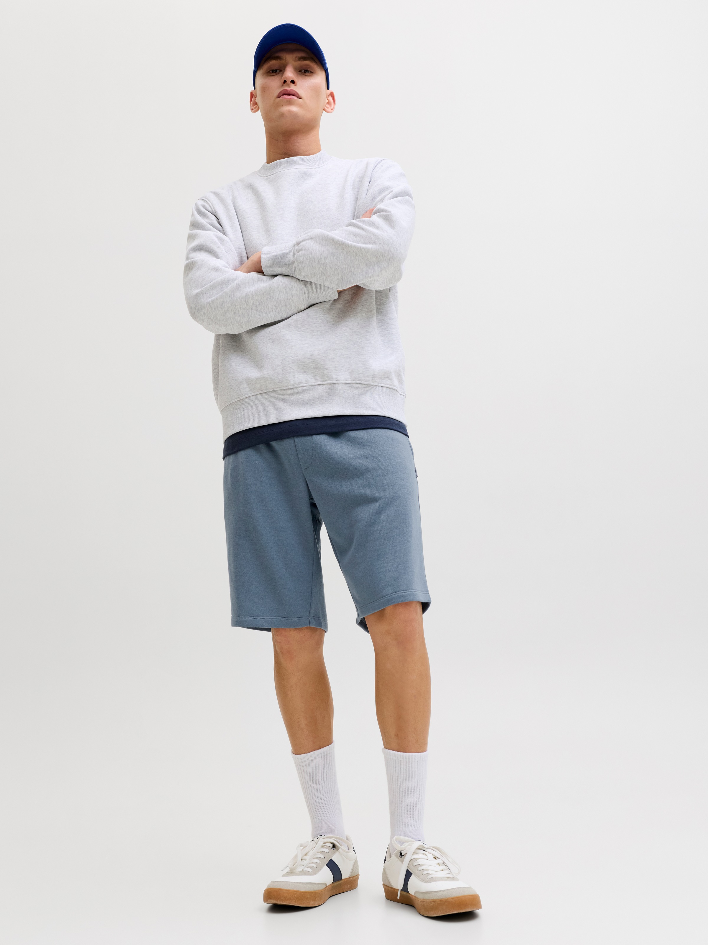 Jack & Jones Sweatshorts »JPSTGORDON mit elastischem Bund«  unifarben, modisch, regular fit, Webstoff