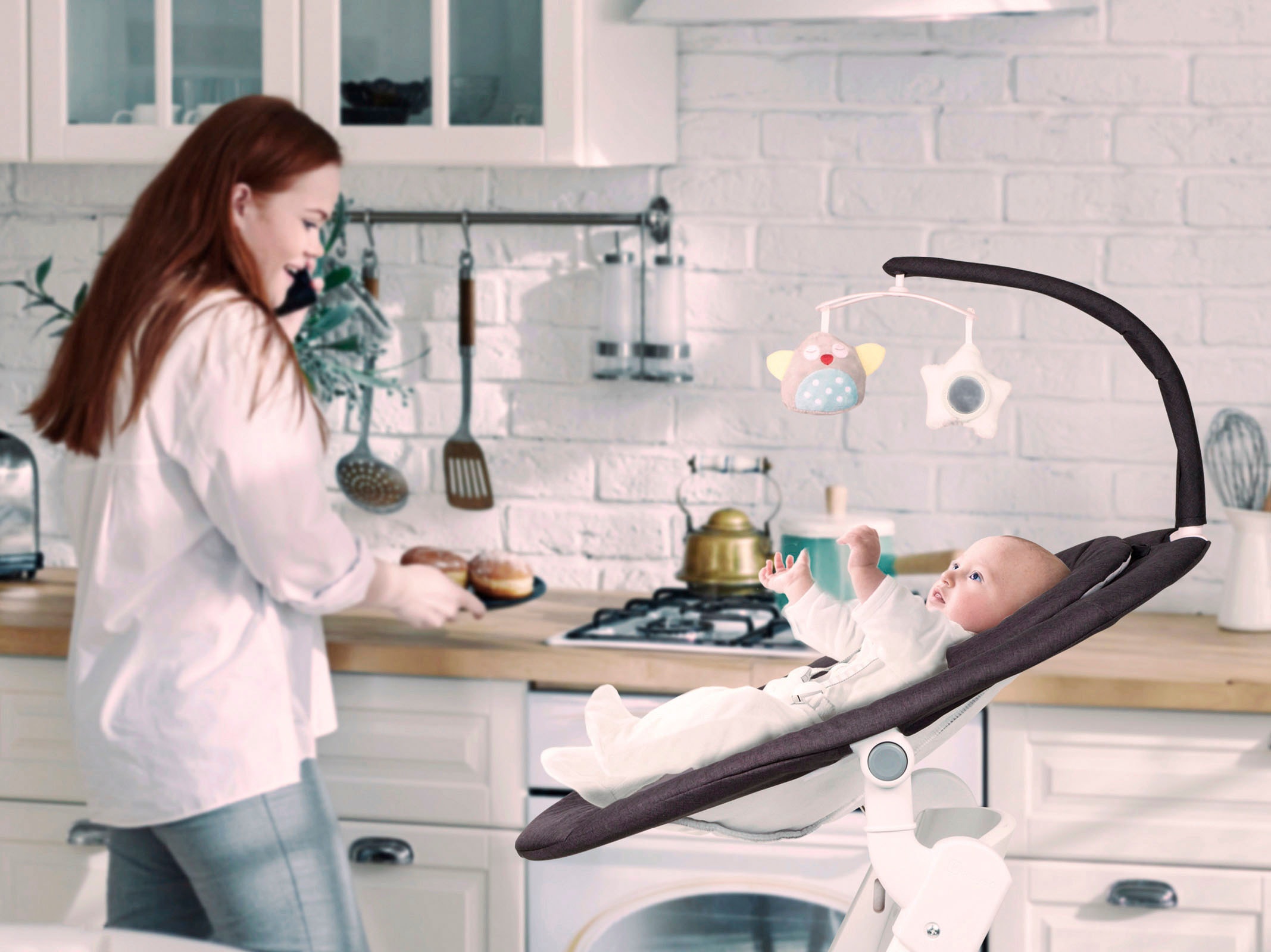 BabyGo Hochstuhl »Family Homey Set, grau/hellgrau« () mit elektrischer Babywippe inkl. Spielbogen