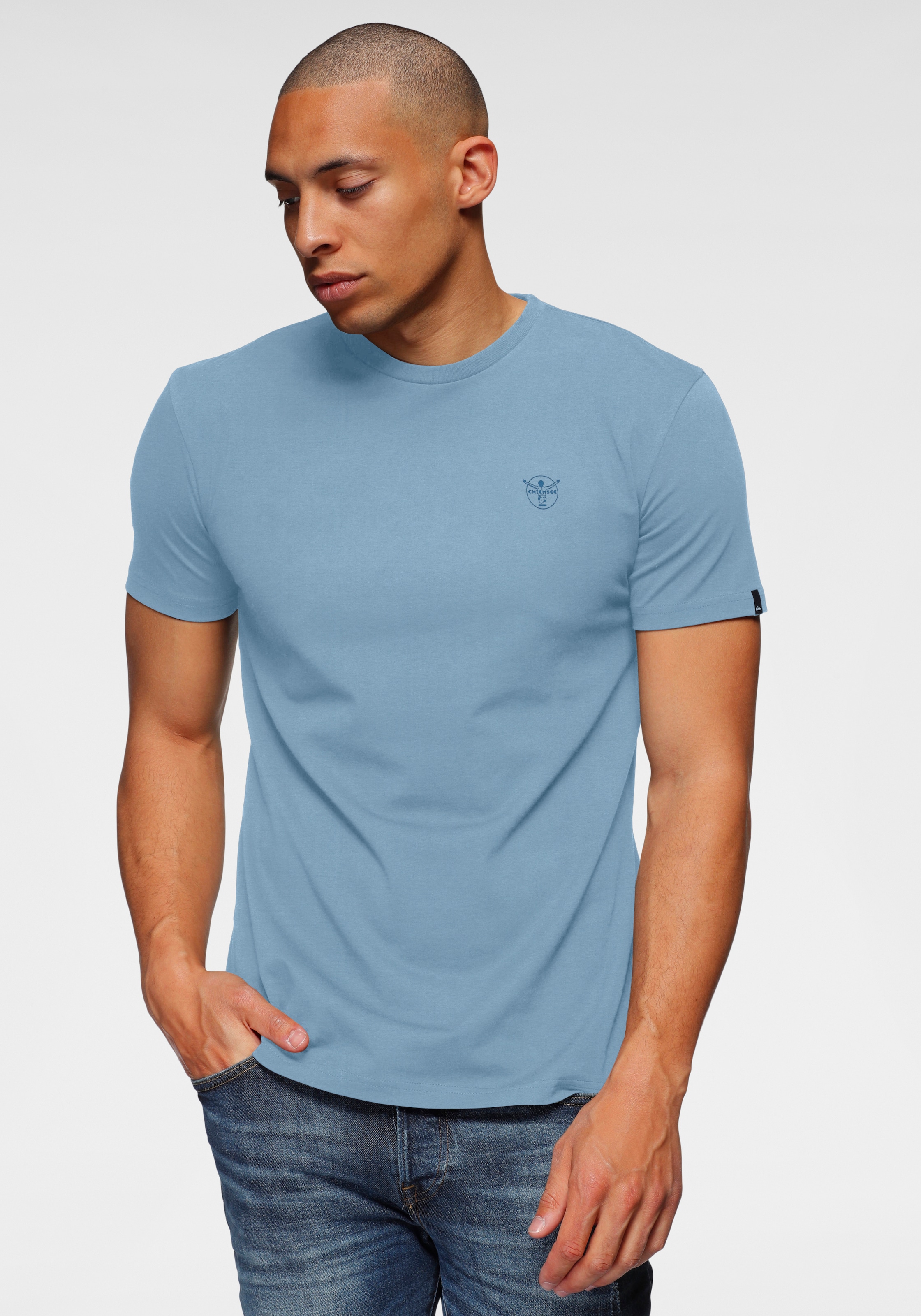 Chiemsee T-Shirt für Erwachsene geeignet, sportlicher Stil, T-Shirt-Schnitt