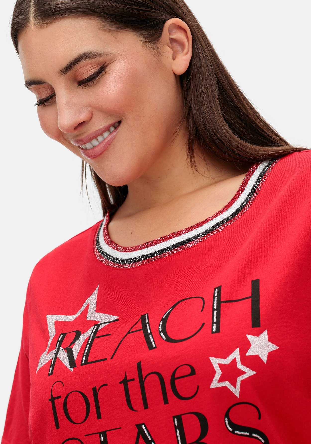 Sheego T-Shirt »Kurzarmshirt mit Frontdruck und Glitzerdetails«