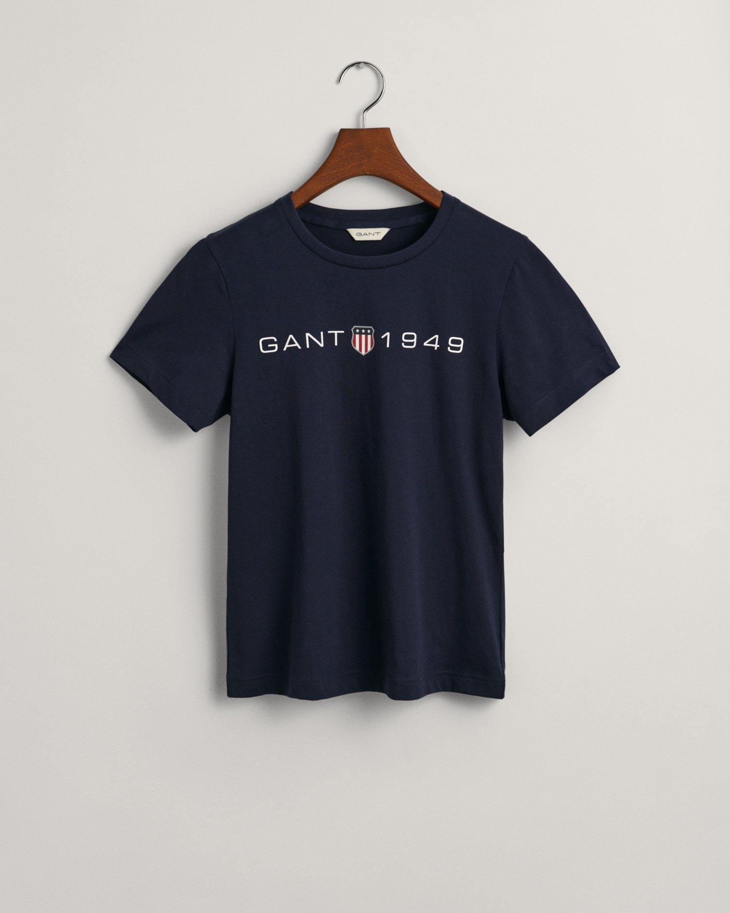 T-Shirt »REG PRINTED GRAPHIC T-SHIRT«, mit einem Retro-Wappengrafik