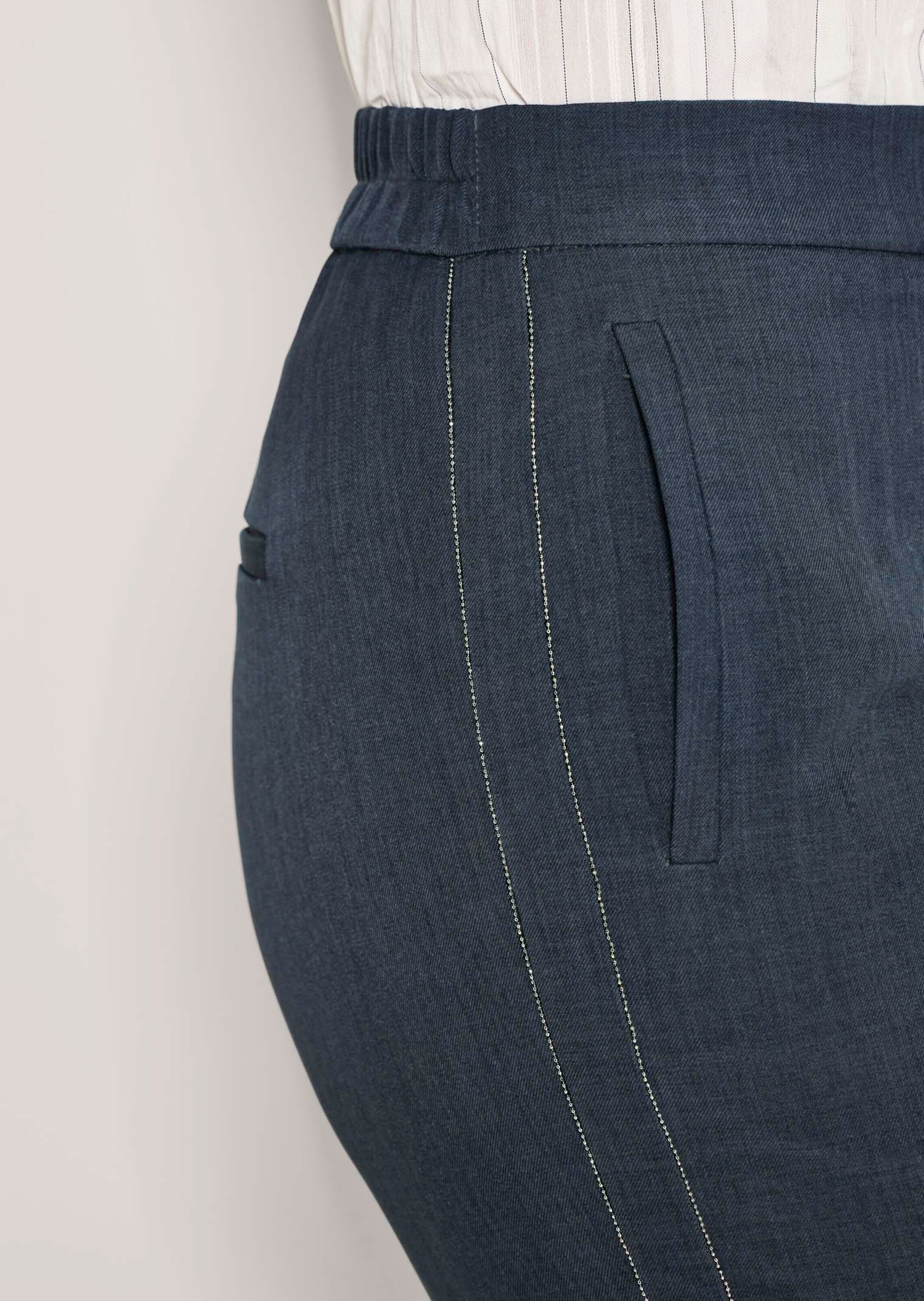 MADELEINE Stoffhose »Bügelfaltenhose Jerseyhose mit Kettendekoration«  seitlicher Galonstreifen mit Kettendekoration