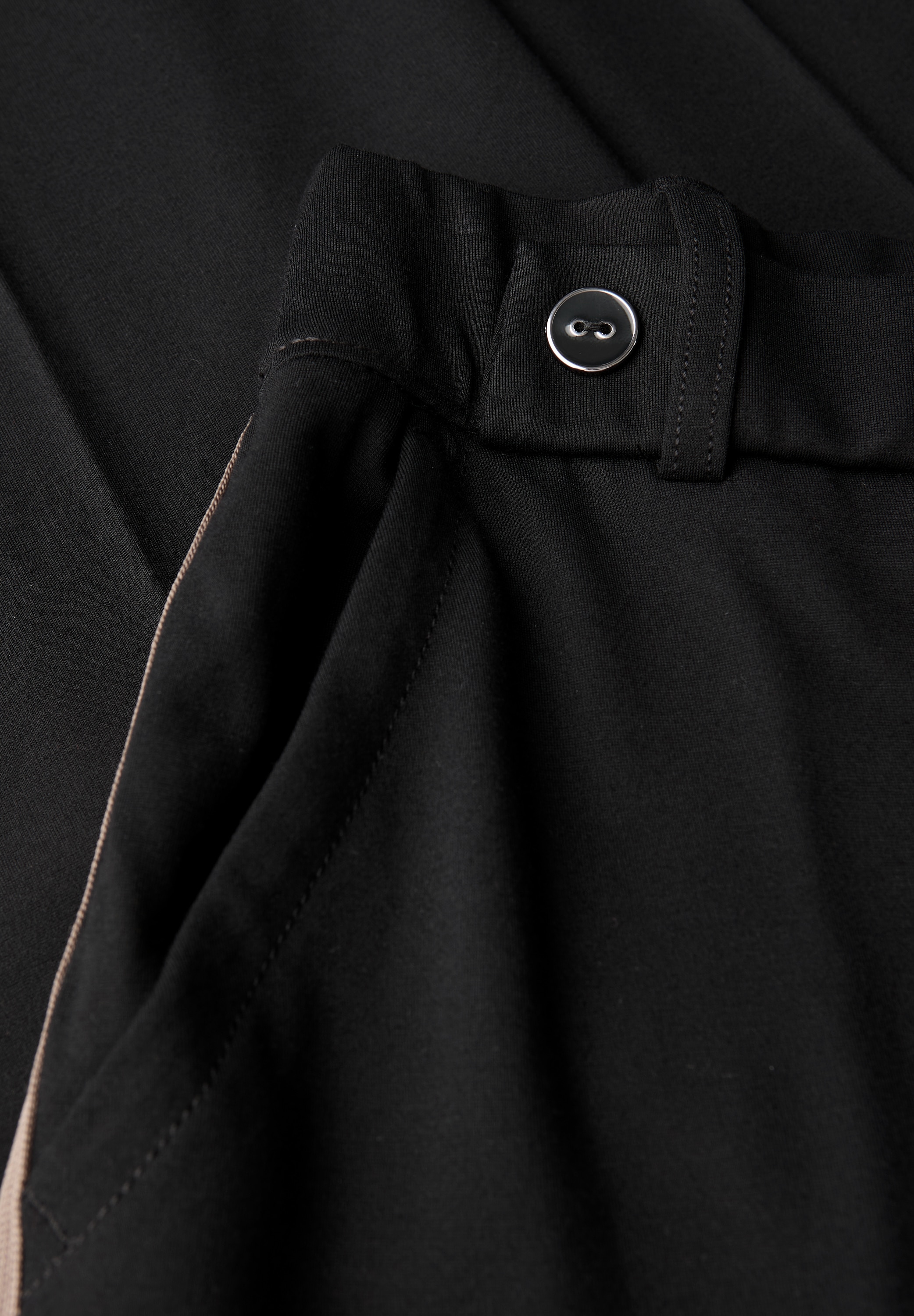 STREET ONE Stoffhose, mit Galonstreifen und aus Viskose mit Elasthan