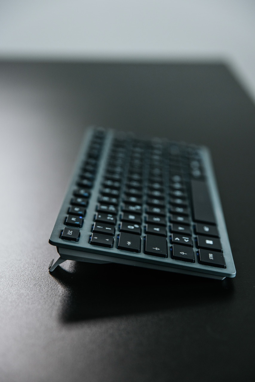 Cherry Wireless-Tastatur »KW 7100 MINI BT«, Multipoint 3 BT, Inkl. Transporttasche