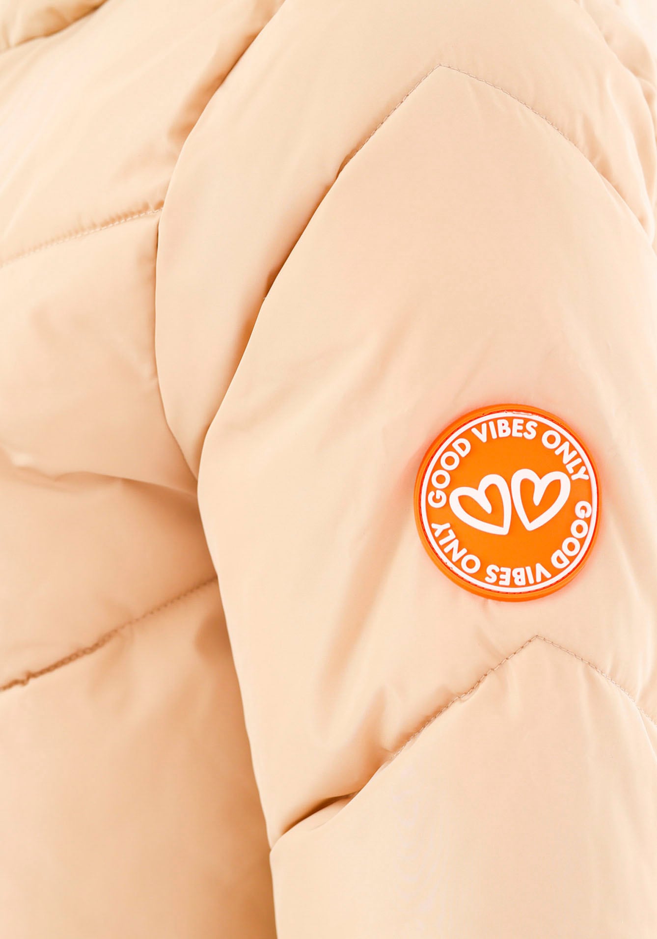 Zwillingsherz Steppmantel »"Positive Mind"«, Doppelzipper, Kapuze mit Schriftzug hinten, Kontrastdetails, wärmend