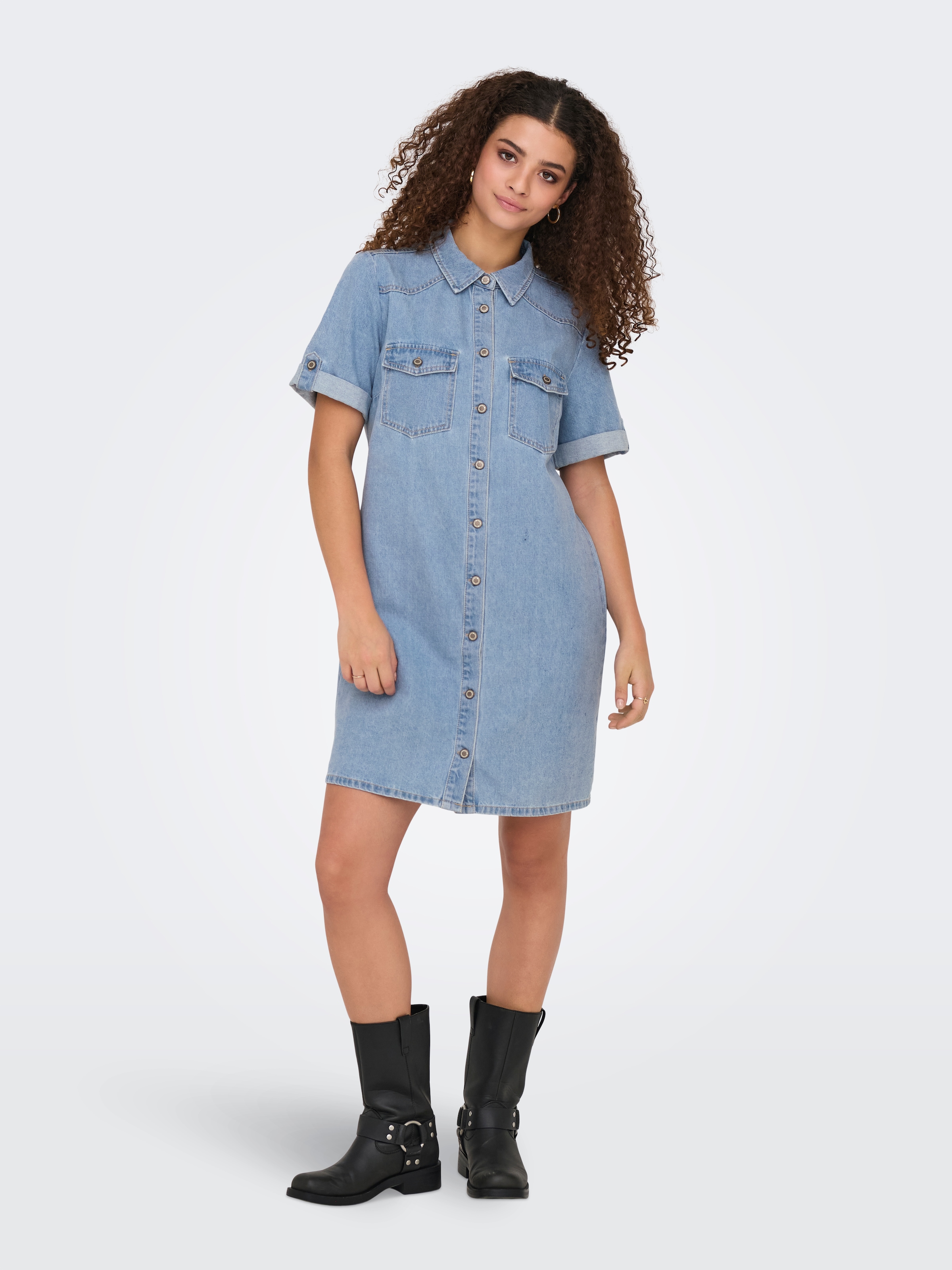 ONLY Jeanskleid »ONLLISA – Denimkleid mit Knopfleiste und Brusttaschen« Brusttaschen Baumwollmischung