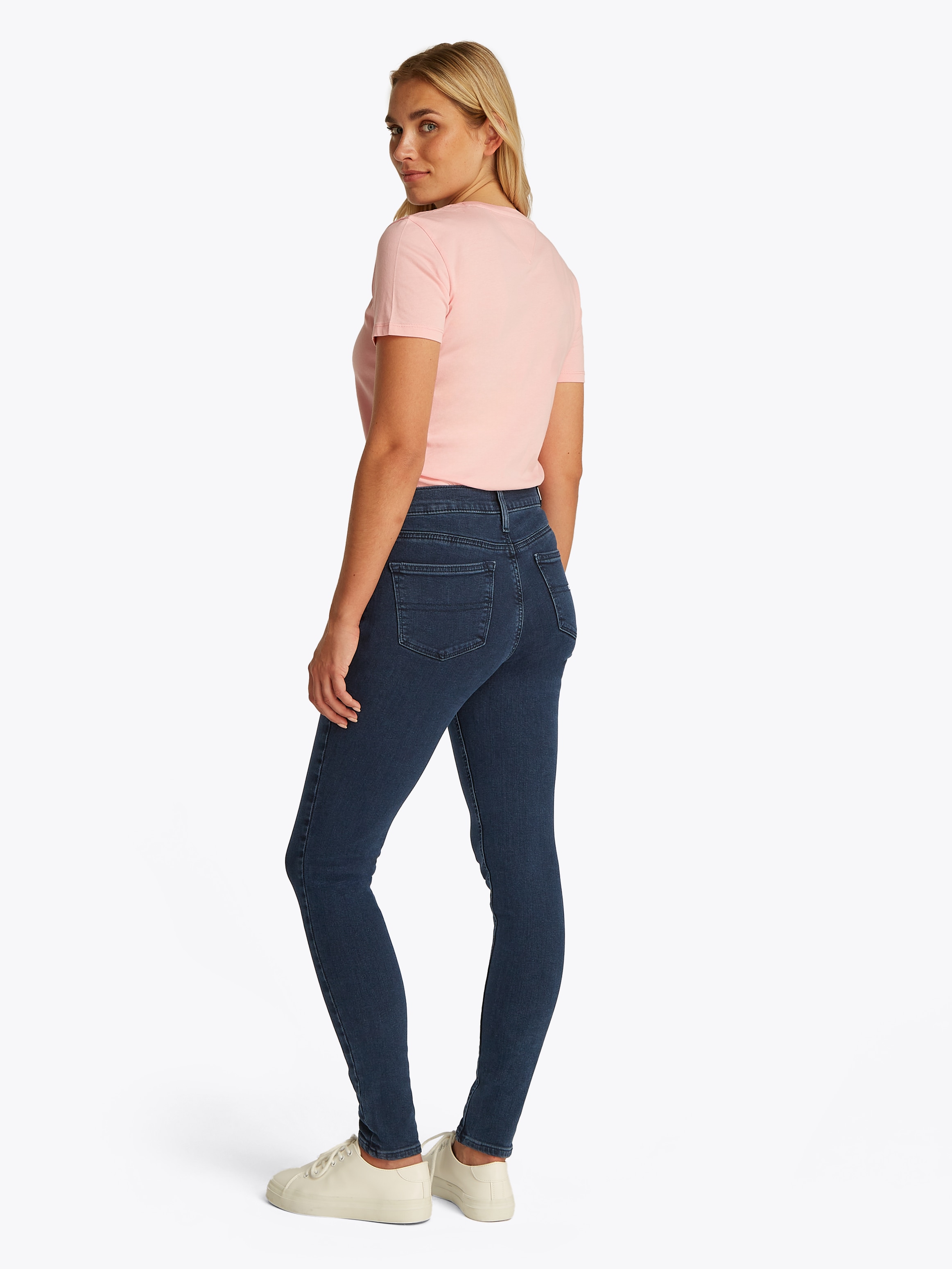 Tommy Jeans Skinny-fit-Jeans »NORA MR SKNY«, mit Waschung, mit Logo-Badge