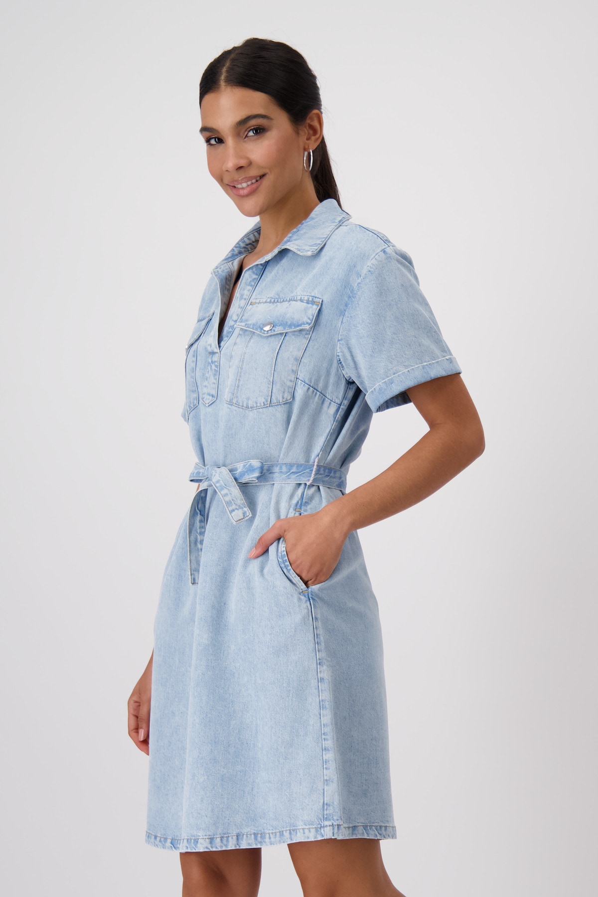 Monari Jeanskleid, mit Bindegürtel