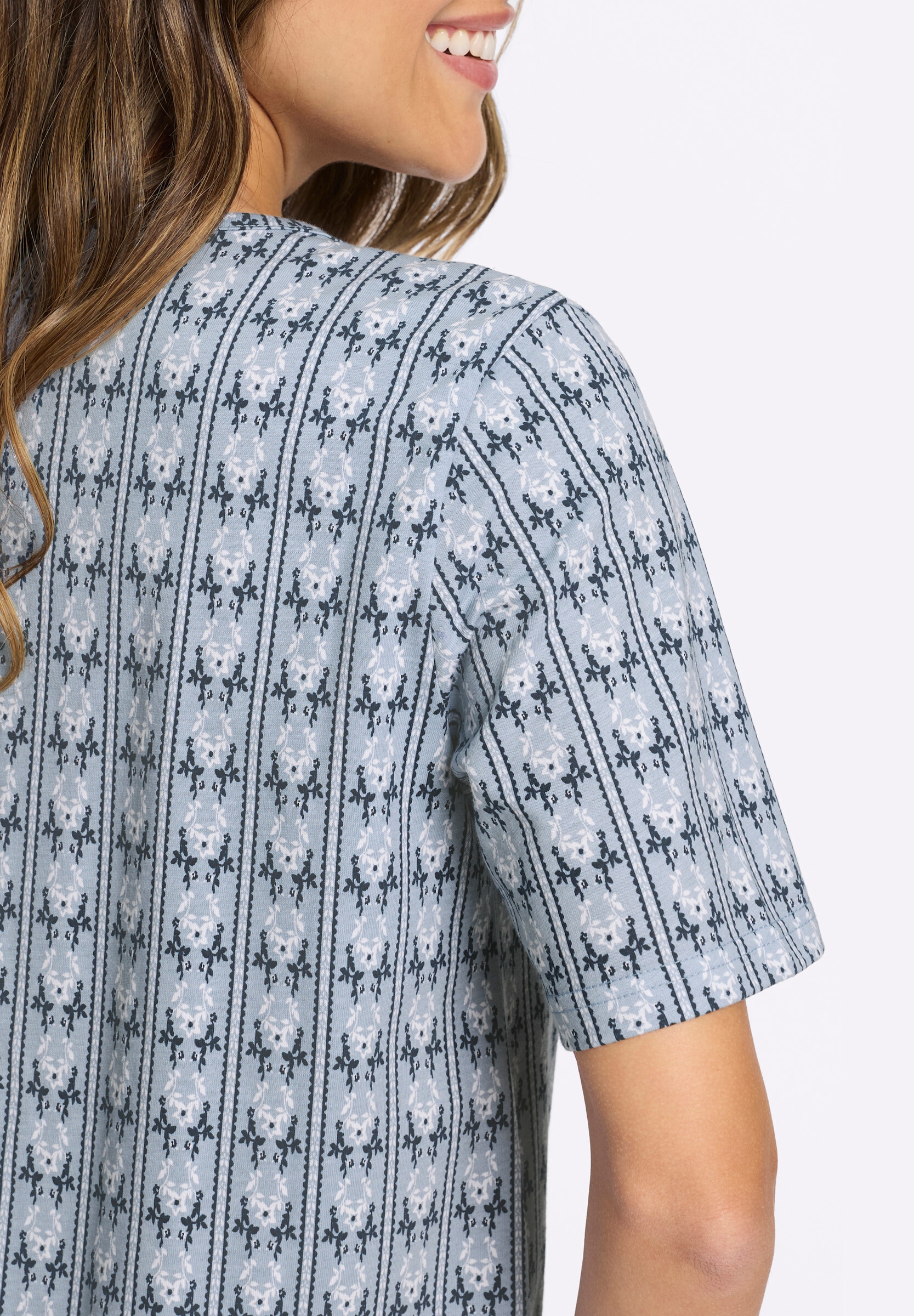 Sieh an! Trachtenshirt »Kurzarm-Shirt Trachtenshirt im floralen Dessin«