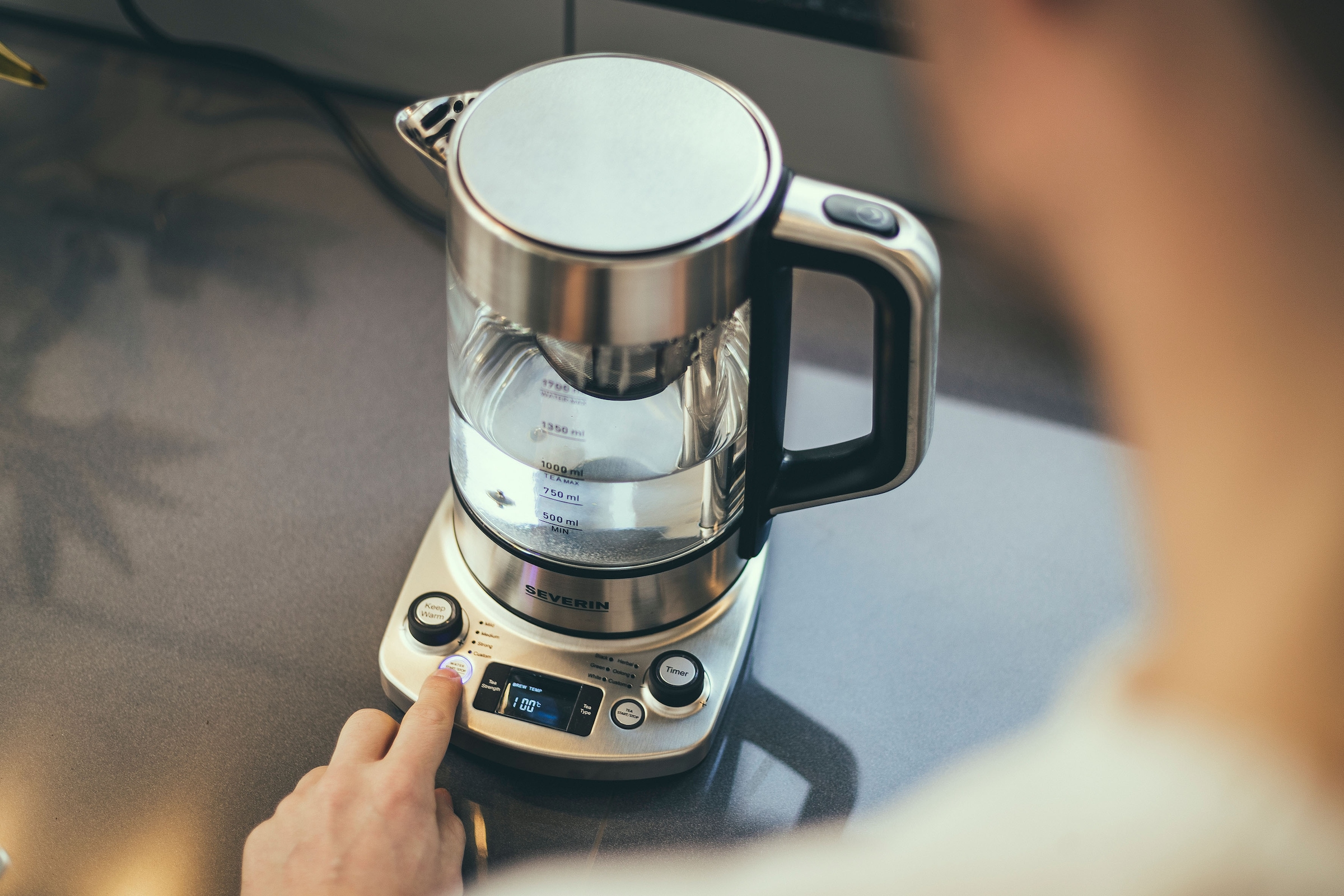 Severin Wasser-/Teekocher »WK 3422« 3000 W Temperaturstufen von 40°C – 100°C in 5°C-Schritten wählbar