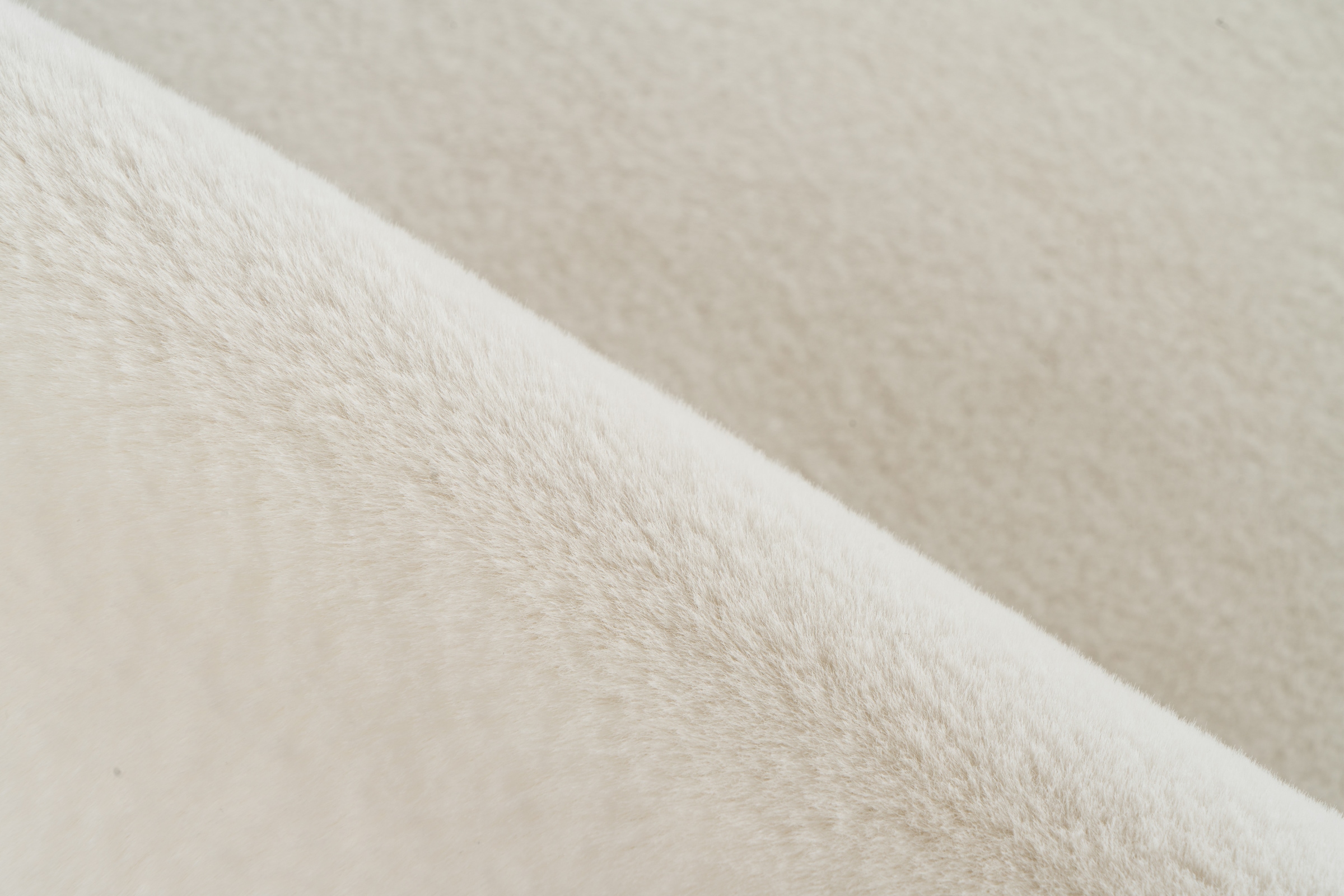 me gusta Teppich »Rabbit Prime 125«, rechteckig, 18 mm Höhe, Kaninchenfell Haptik, flauschig weich, geeignet für Fußbodenheizung