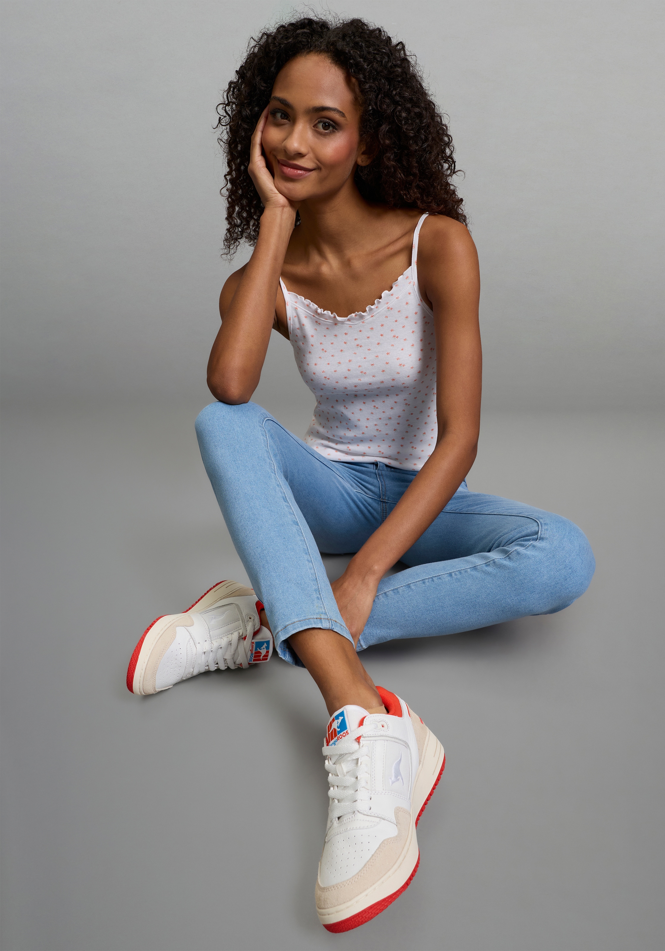 KangaROOS Spaghettitop Packung, 3 tlg. mit verspielter Rollsaumkante