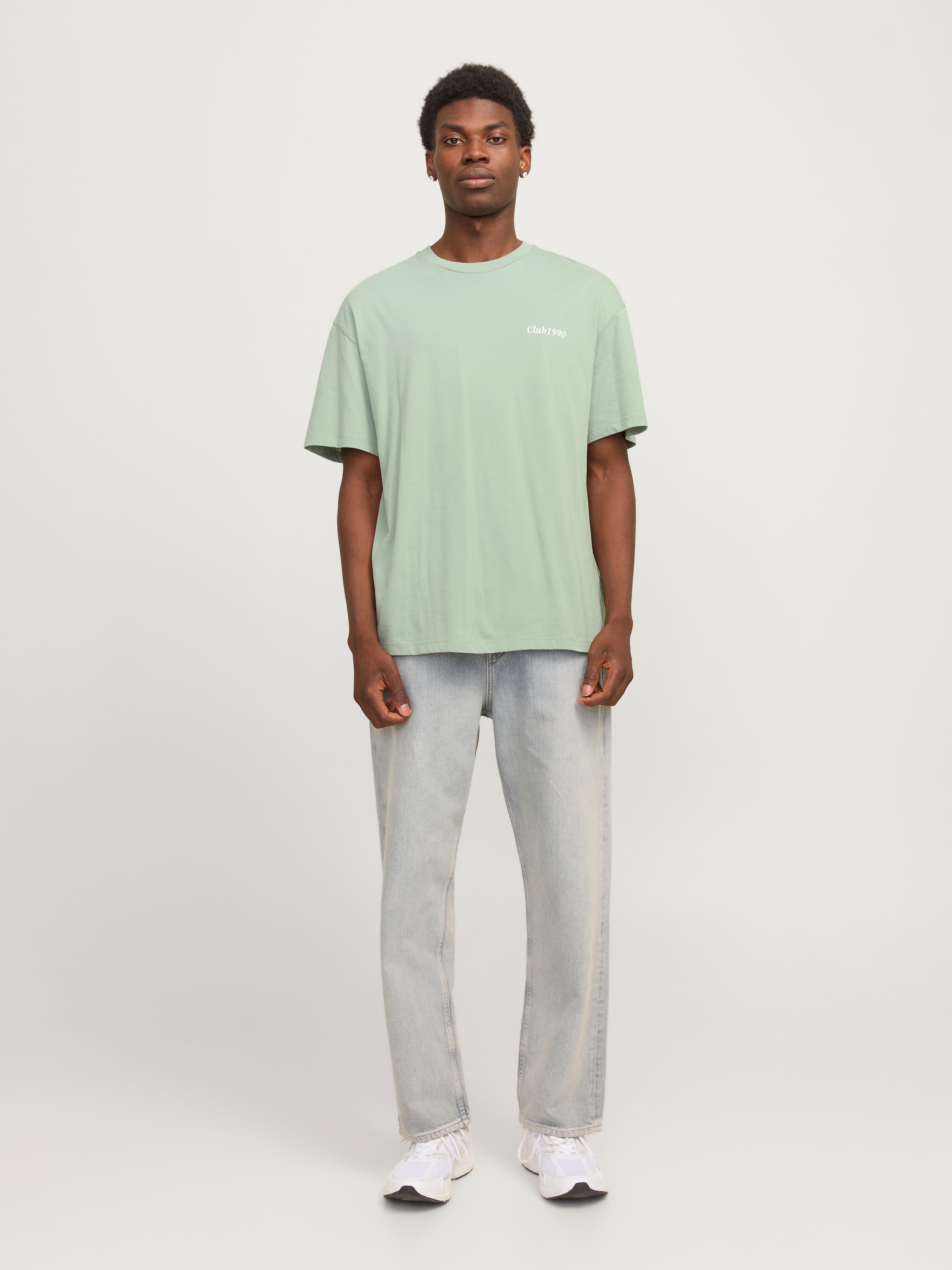 Jack & Jones Rundhalsshirt »JJEBRADLEY GRAPHIC TEE SS O-NECK NOOS«, mit Front und Back Print