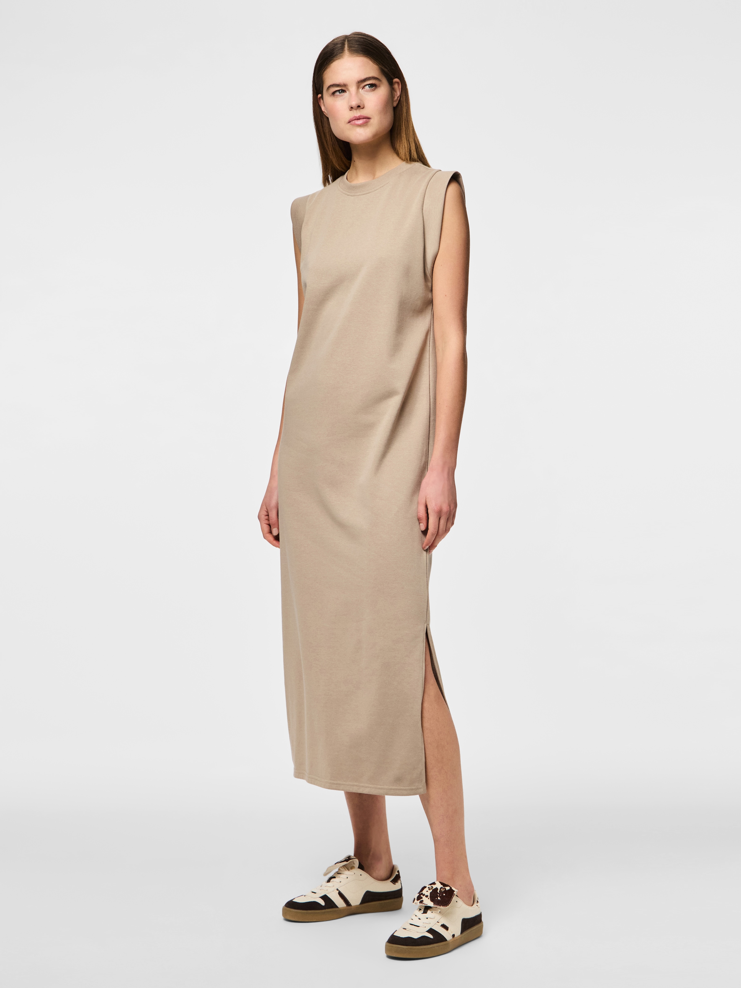 pieces Maxikleid »PCCHILLI SUMMER SL ANK DRESS UB NOOS BC« Ohne Taschen mit seitlichen Schlitzen