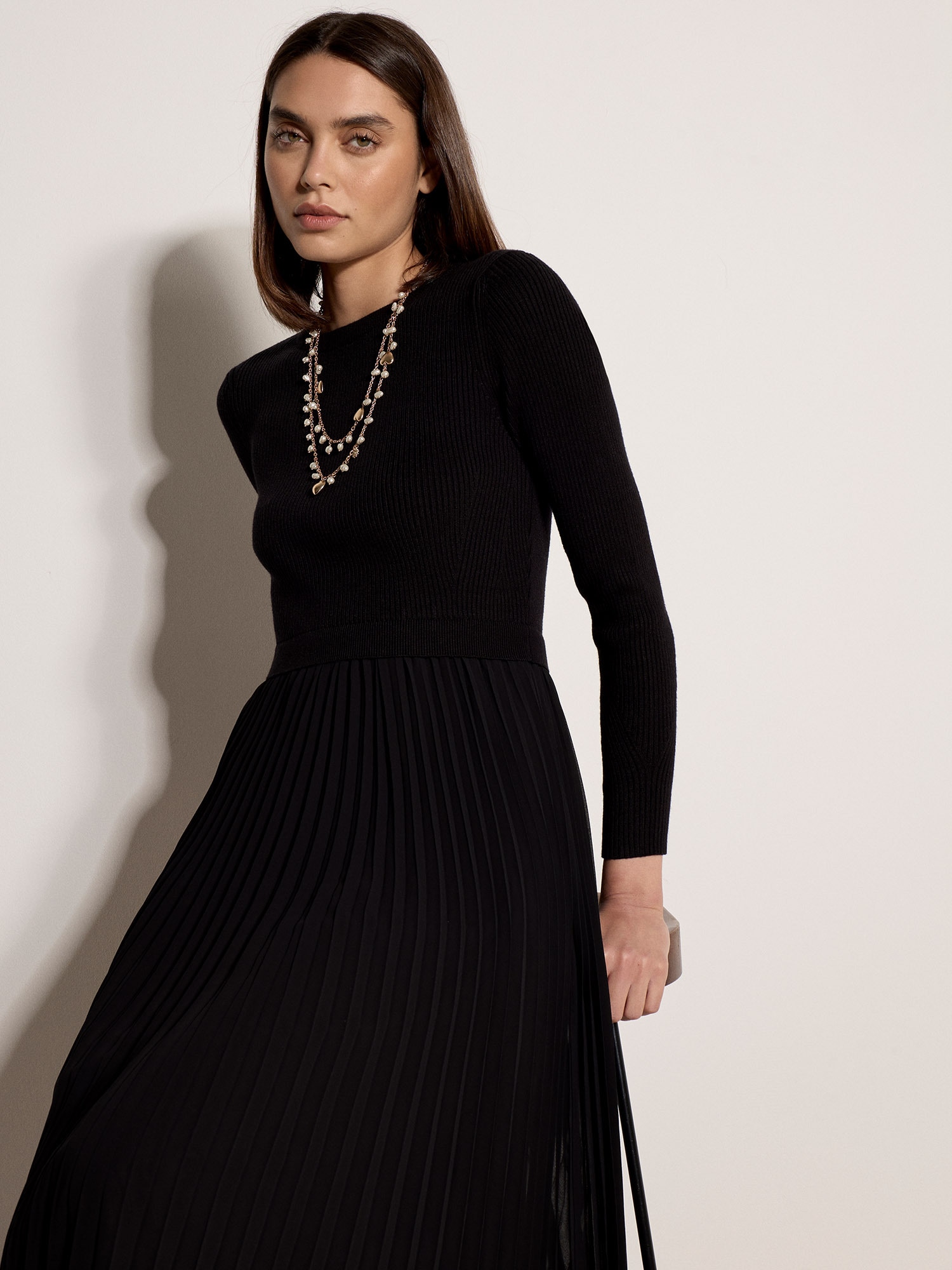 Apricot Midikleid »Wadenlanges Kleid aus geripptem Strick« Seitennahttaschen mit Zierknöpfen