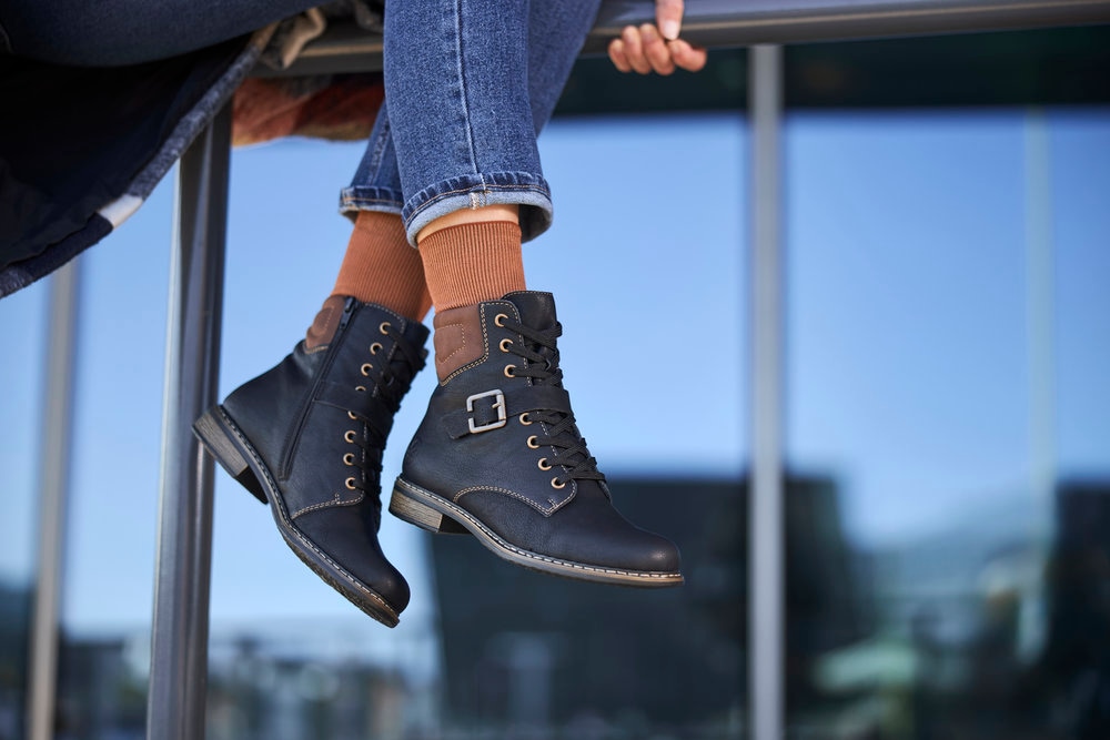 Rieker Schnürstiefelette  Schnürboots, Stiefelette, Blockabsatz, mit gepolstertem Schaftrand