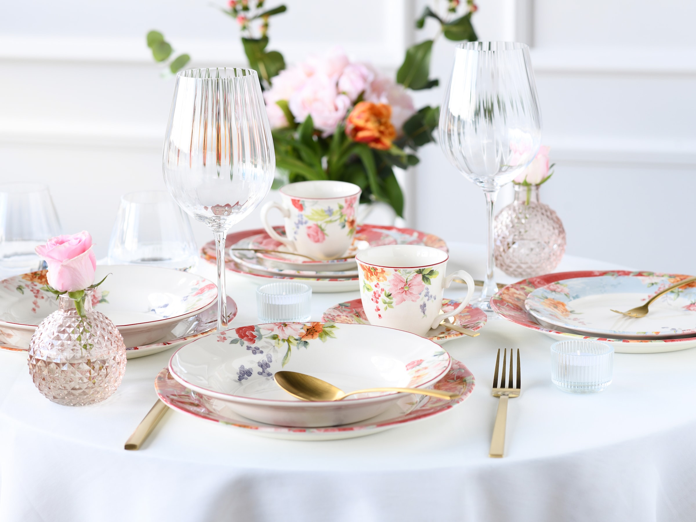 CreaTable Kaffeeservice »Crimson Bunt, Service 18-tlg.« Blütendekor, Designklassiker