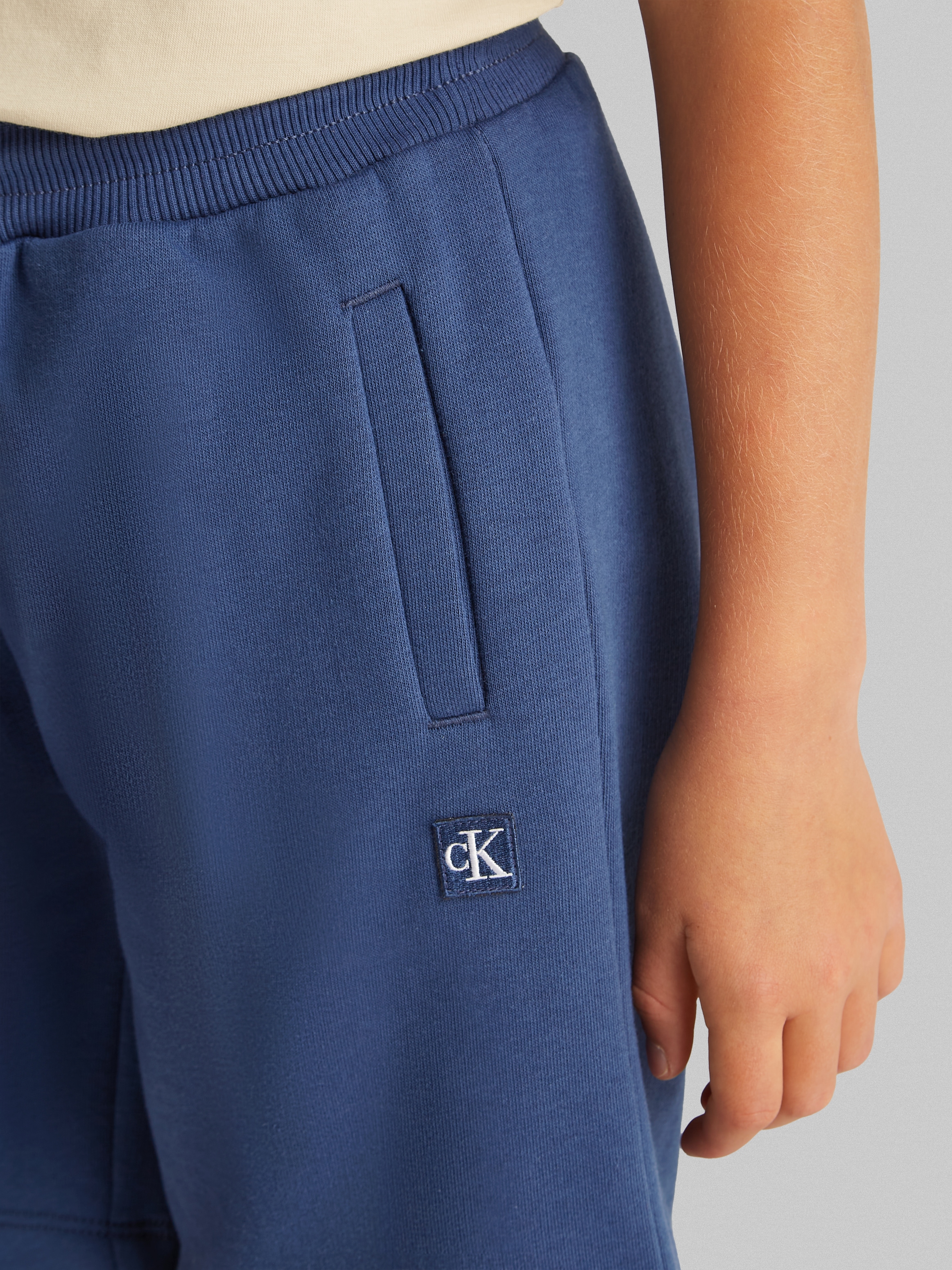 Calvin Klein Jeans Shorts »MINI BADGE SHORTS«, mit Logo