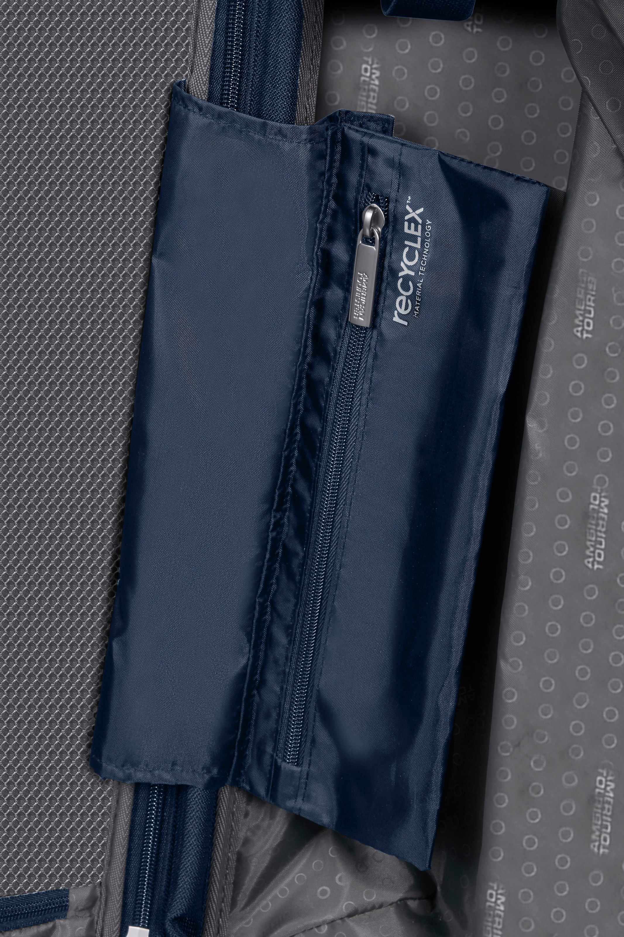 American Tourister® Hartschalen-Trolley »STARVIBE, in verschiedenen Farben und Größen«, 4 Rollen, Handgepäck-Koffer Reisegepäck Koffer TSA-Zahlenschloss