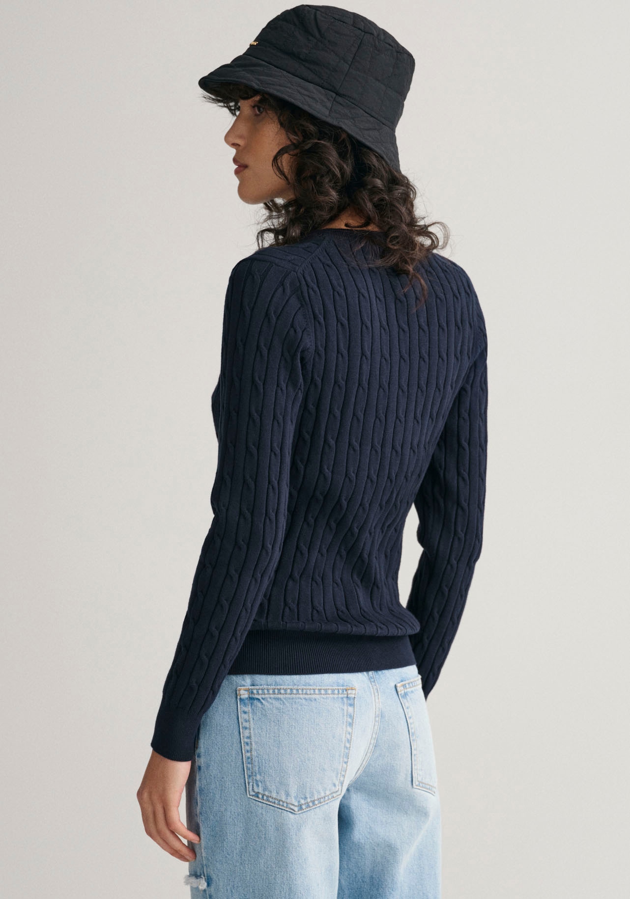 Gant Strickpullover »STRETCH COTTON CABLE C-NECK«, mit Logostickerei auf der Brust