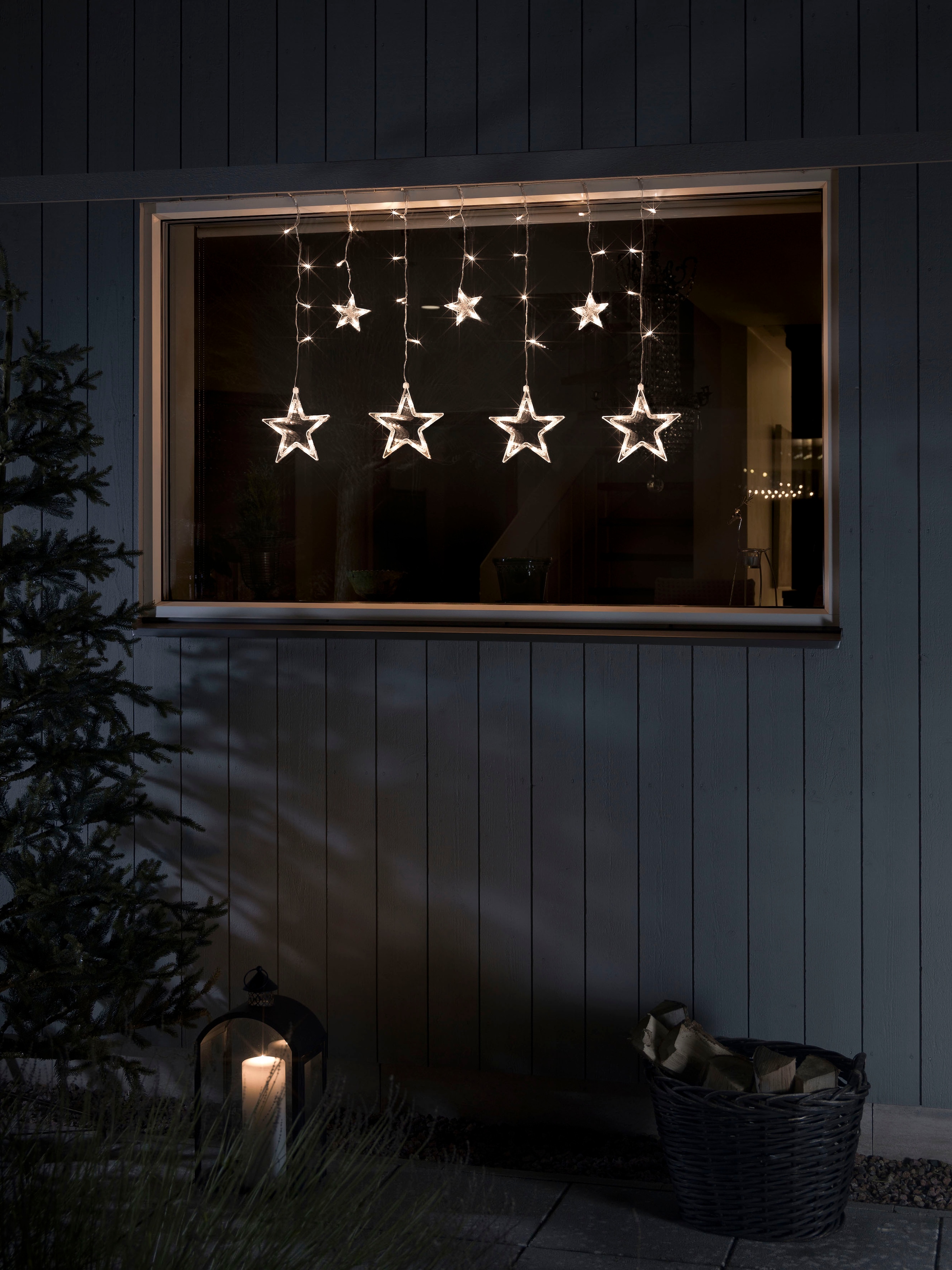 KONSTSMIDE LED-Lichtervorhang »LED Solar Sternen Lichtervorhang, 77 bernsteinfarbene Dioden«, 77 St.-flammig, Fernbedienbar, 8 Lichtfunktionen, Timer, 
Solarbox über USB aufladbar
