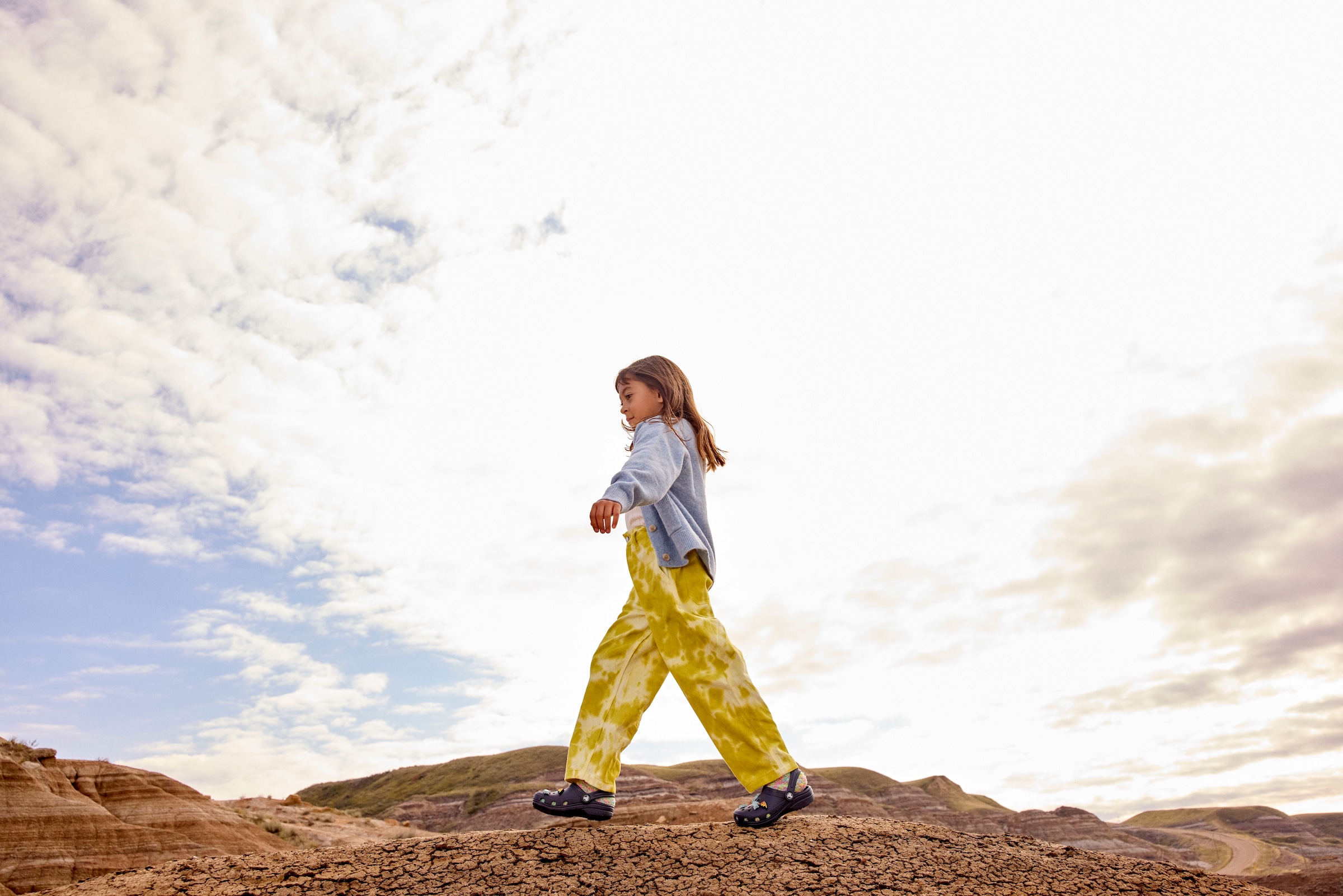Crocs Clog »Classic K«, Sommerschuh, Hausschuh, Badeschuh mit schwenkbarem Fersenriemchen