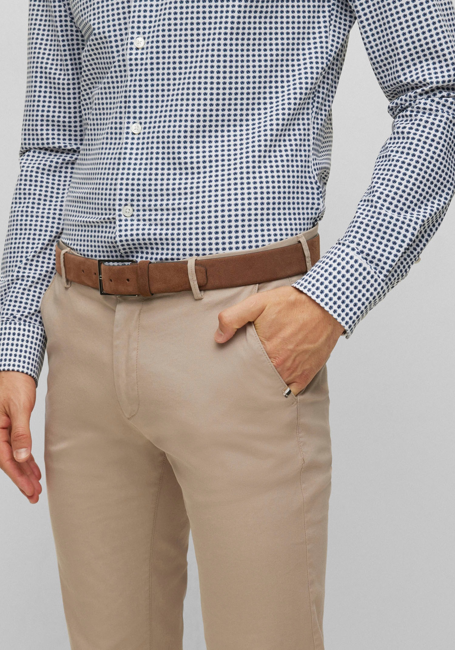 BOSS Ledergürtel »Calindo« aus Veloursleder mit Logo-Schliesse aus Metall