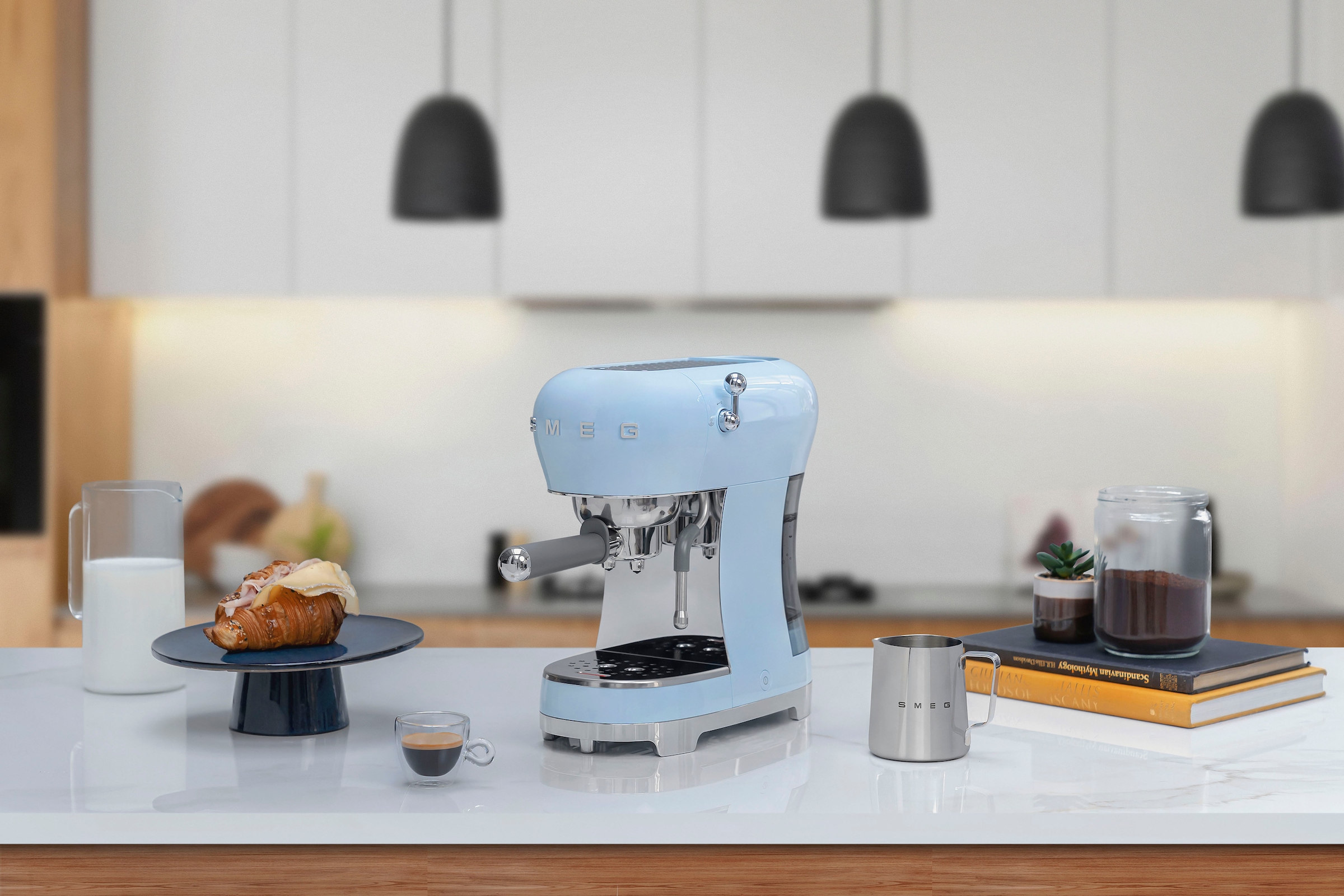 Smeg Espressomaschine »ECF02PBEU«