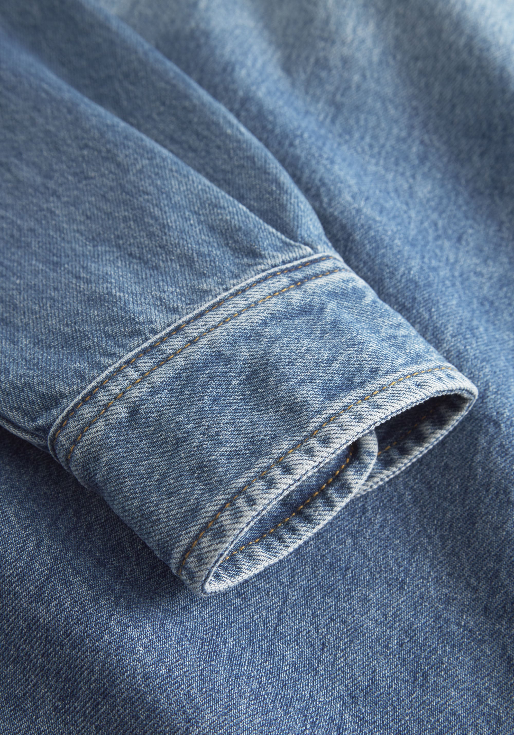Joop Jeans Jeansbluse »Udela«, mit bestickter Ziertasche