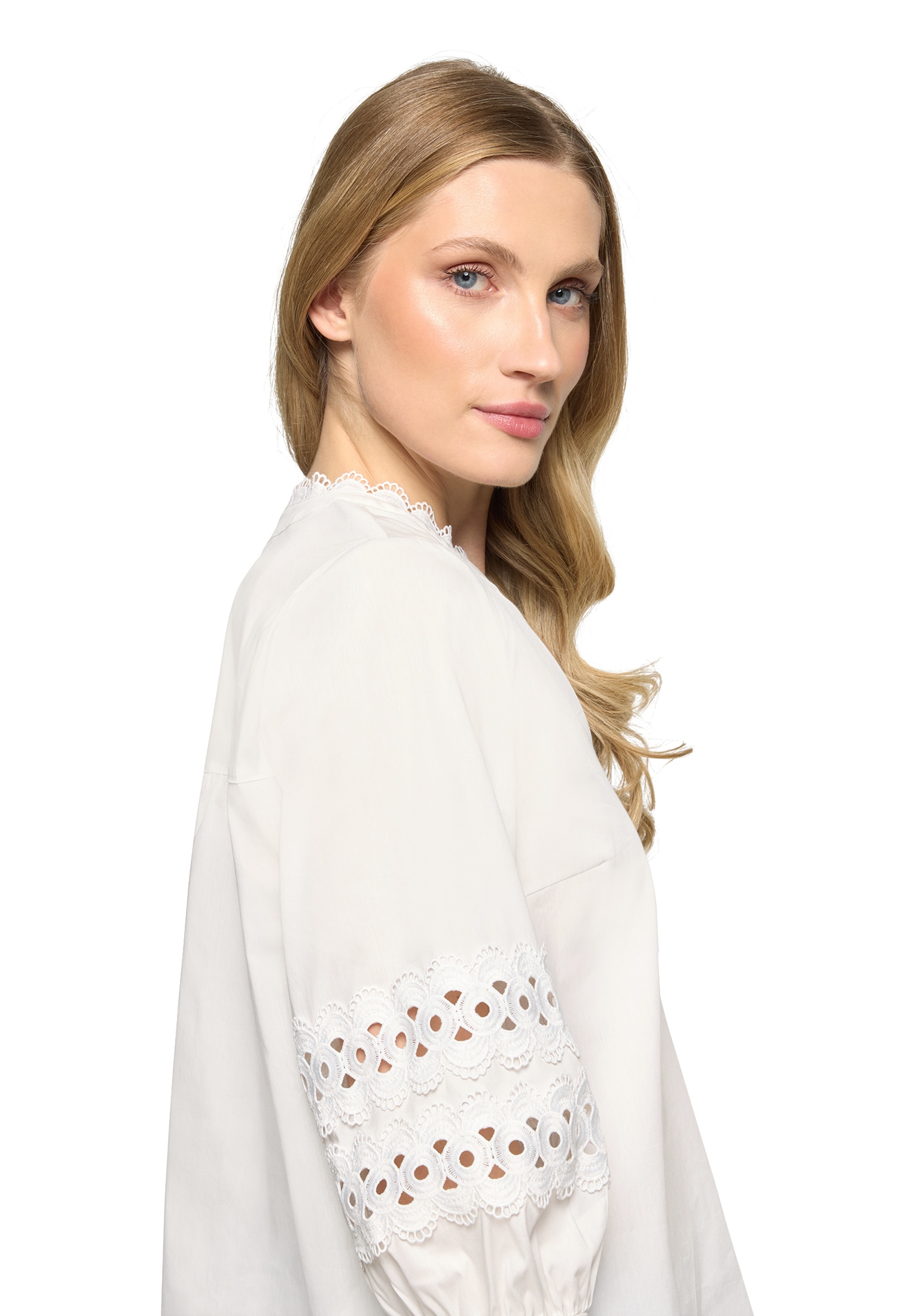 Betty&Co Klassische Bluse »Casual-Bluse mit Spitzeneinsatz«