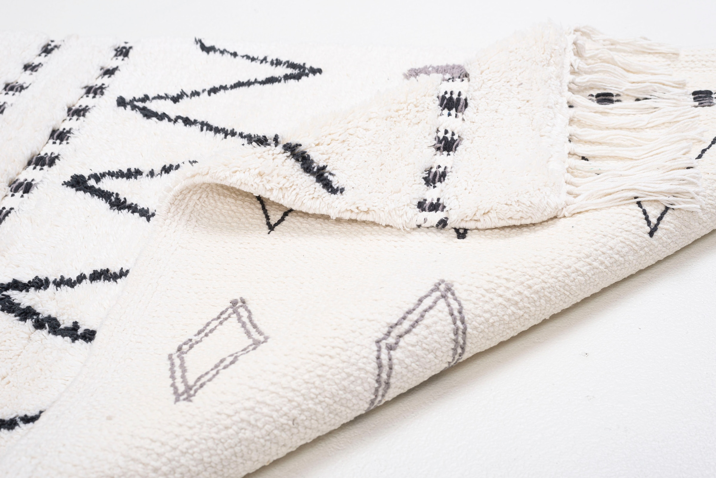 TOM TAILOR HOME Badematte »Ethno Bath«, fußbodenheizungsgeeignet, Badteppich, Berber Look, mit Fransen, ZickZack Muster, reine Baumwolle