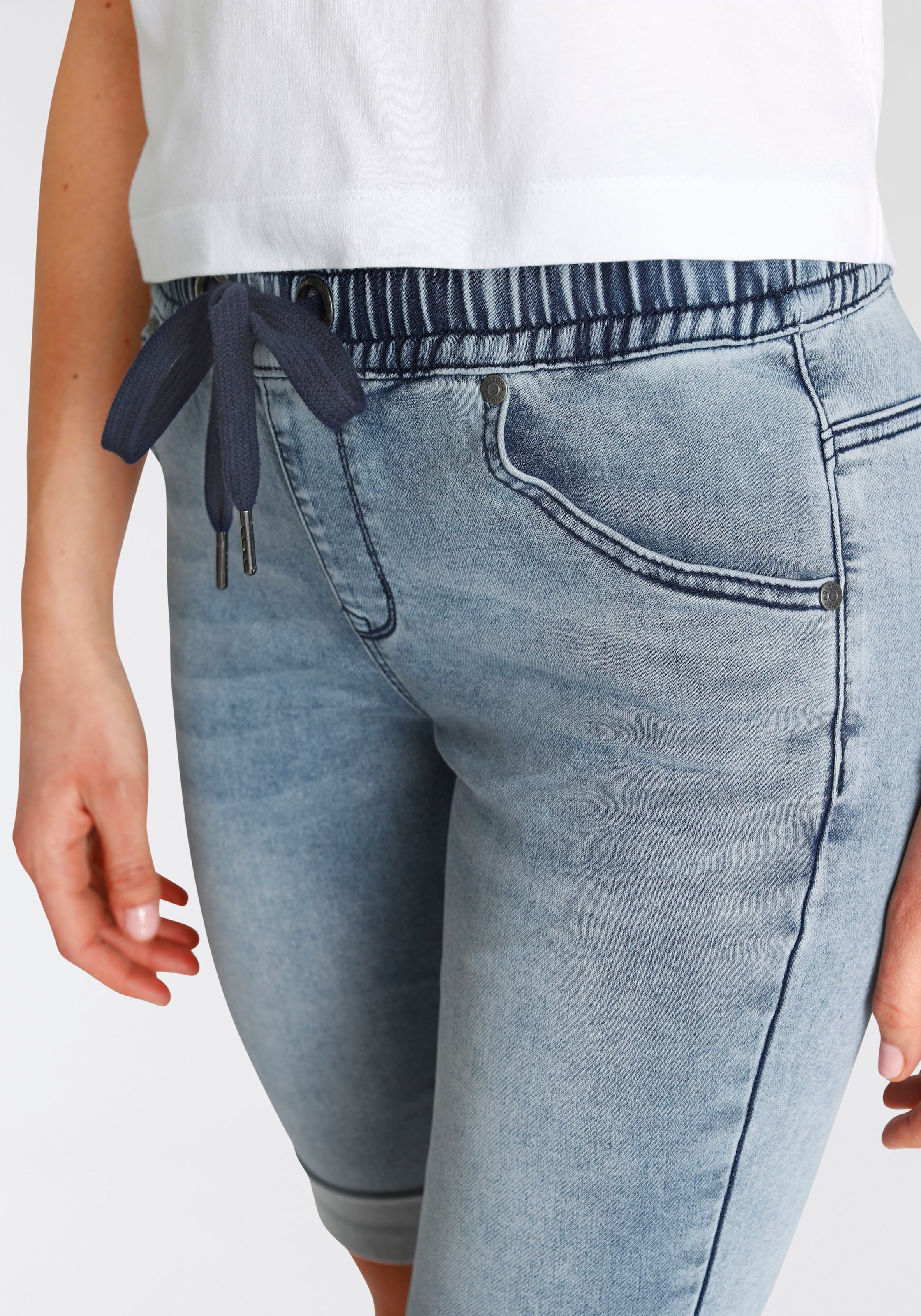 Arizona Jogg-Jeansbermudas, hohe Leibhöhe, krempelbare Beinabschlüsse, Used-Look