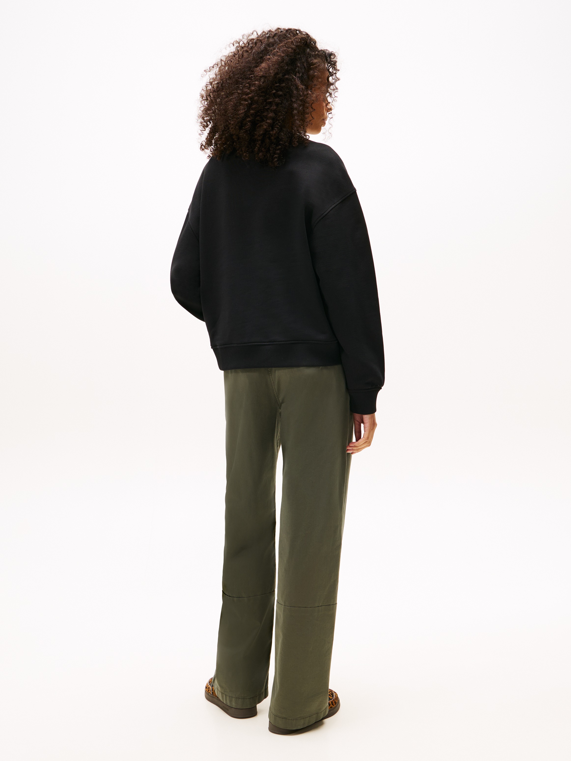 Tommy Jeans Sweatshirt »Sweatshirt TJW BXY BADGE«, mit Dropshoulder-Design und Frontlogo
