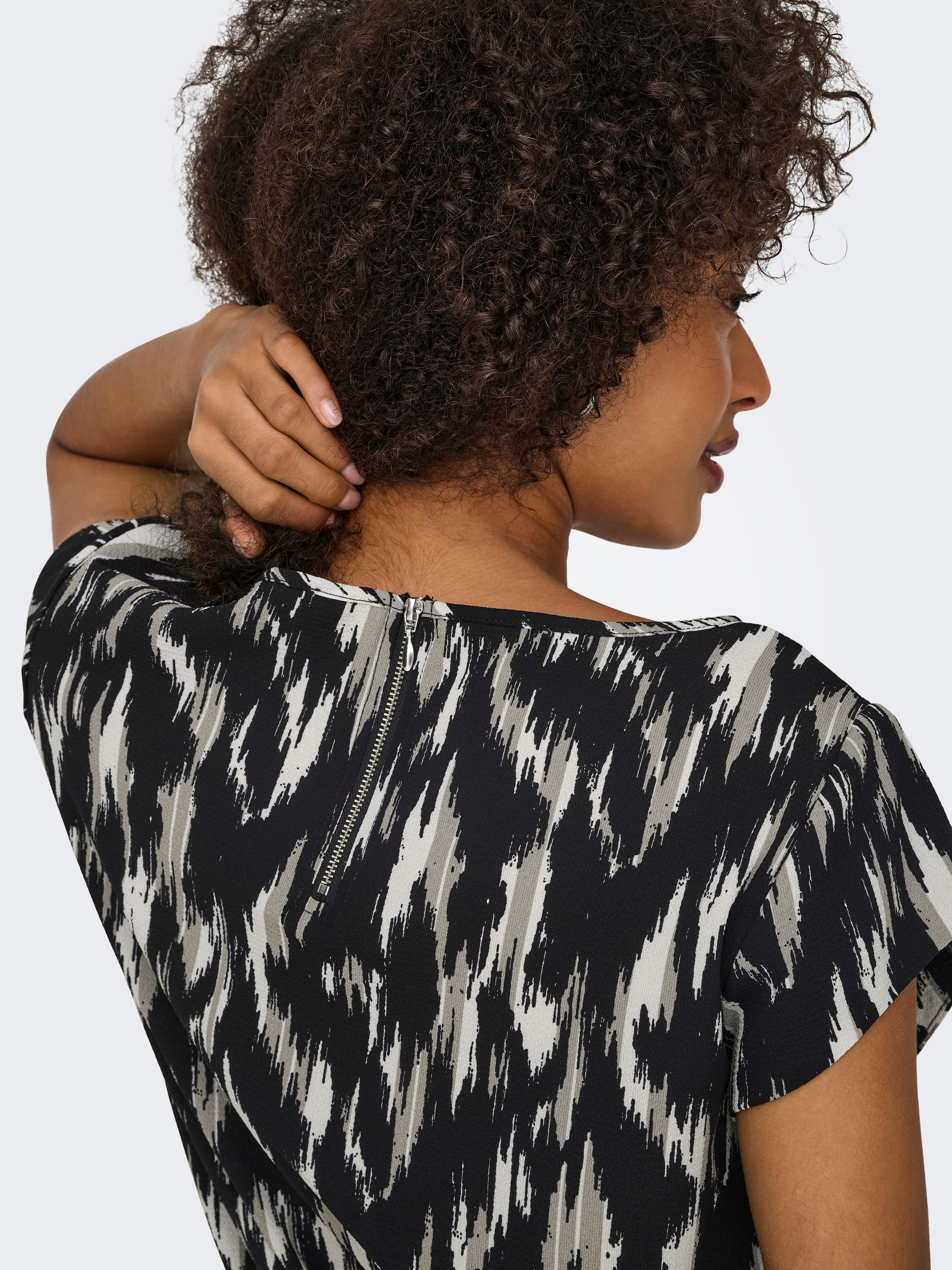ONLY Shirtbluse »ONLVIC S/S AOP TOP NOOS PTM«, mit Allover Druck