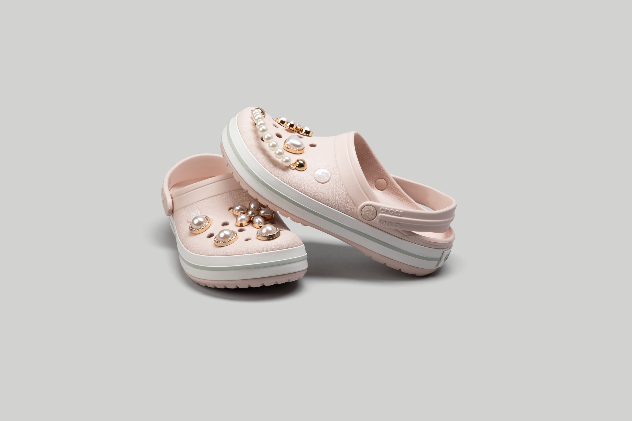 Crocs Clog »Crocband Clog«, Sommerschuh, Schlappen, Hausschuh mit zweifarbiger Laufsohle