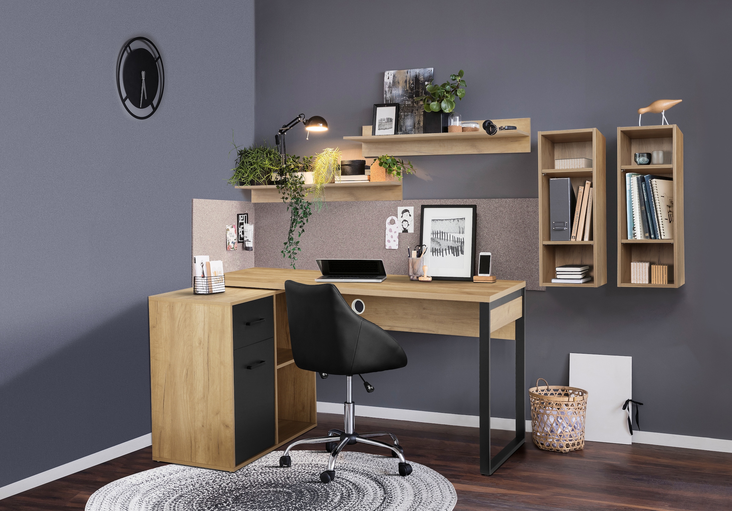 Places of Style Eckschreibtisch »Moid, Computertisch, Kabeldurchlass, mit Regalfächern,«, Schublade und Tür, flexibles Regalelement, 140x82-115 cm