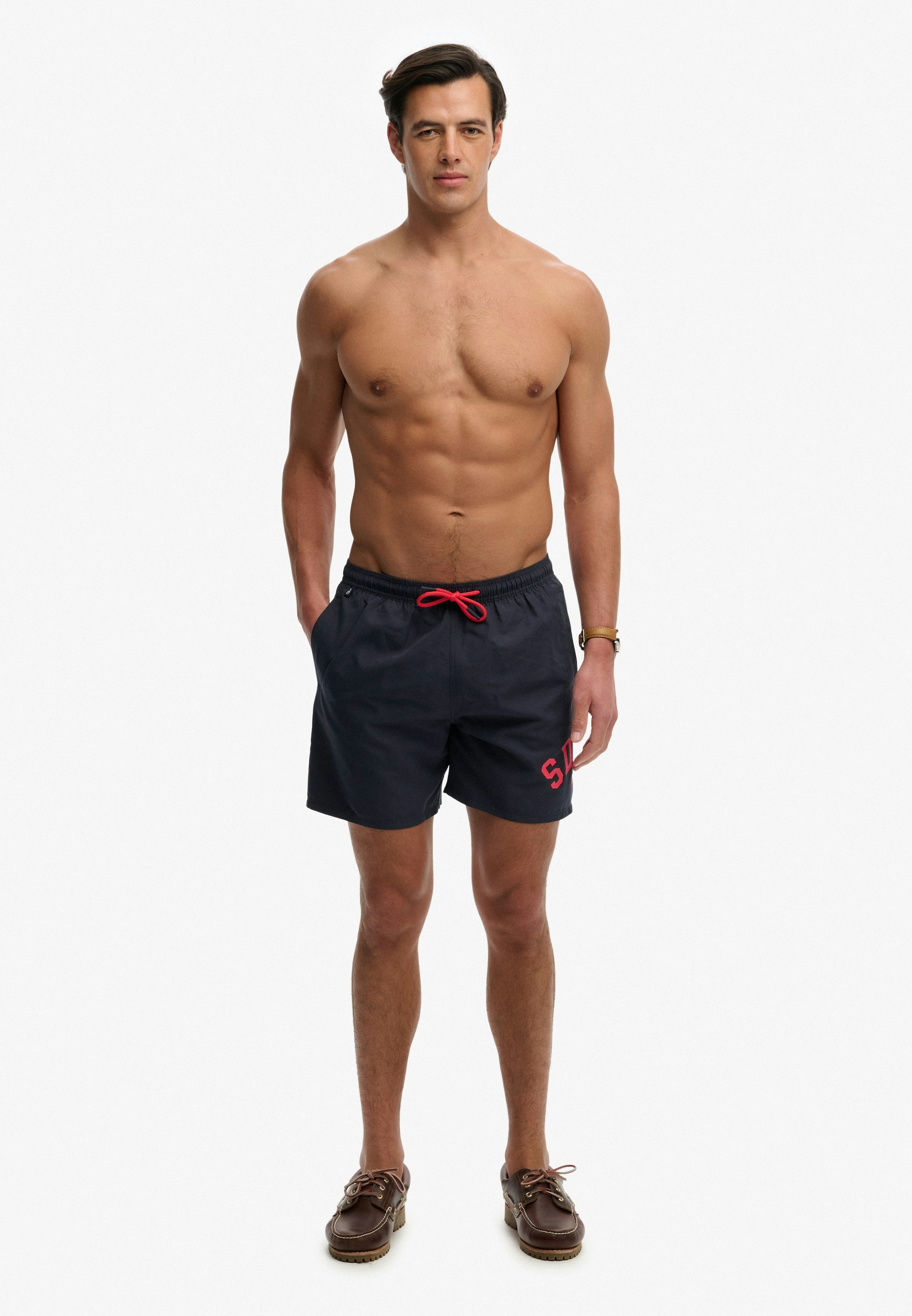 Superdry Badeshorts »PRINTED LOGO 16 SWIM SHORT« modische Passform, unifarbenes Design, aus Polyester, pflegeleicht