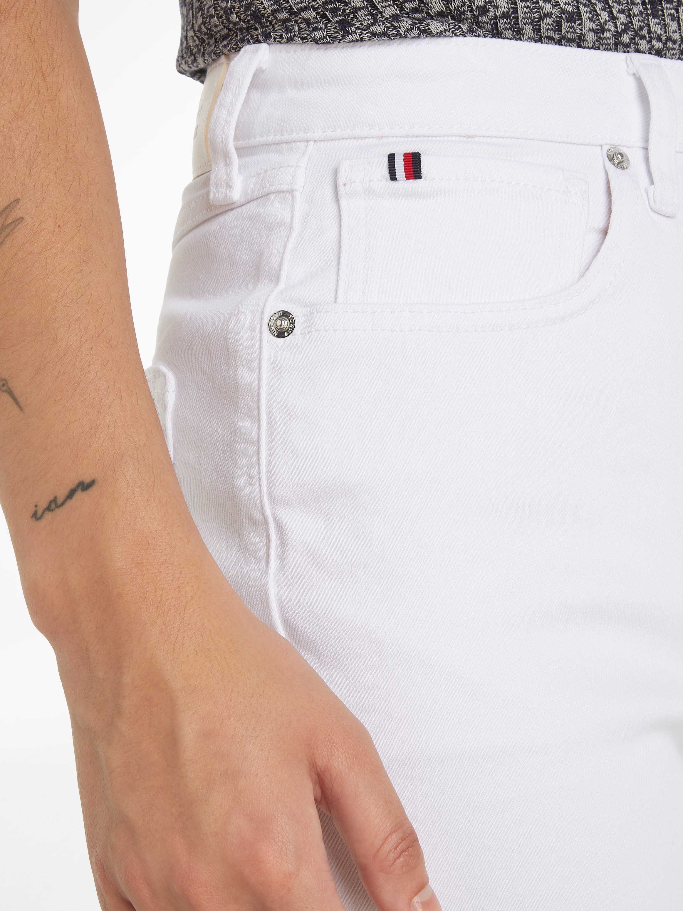 Tommy Hilfiger Shorts »DNM STRAIGHT SHORT HW WHITE«, in Unifarbe