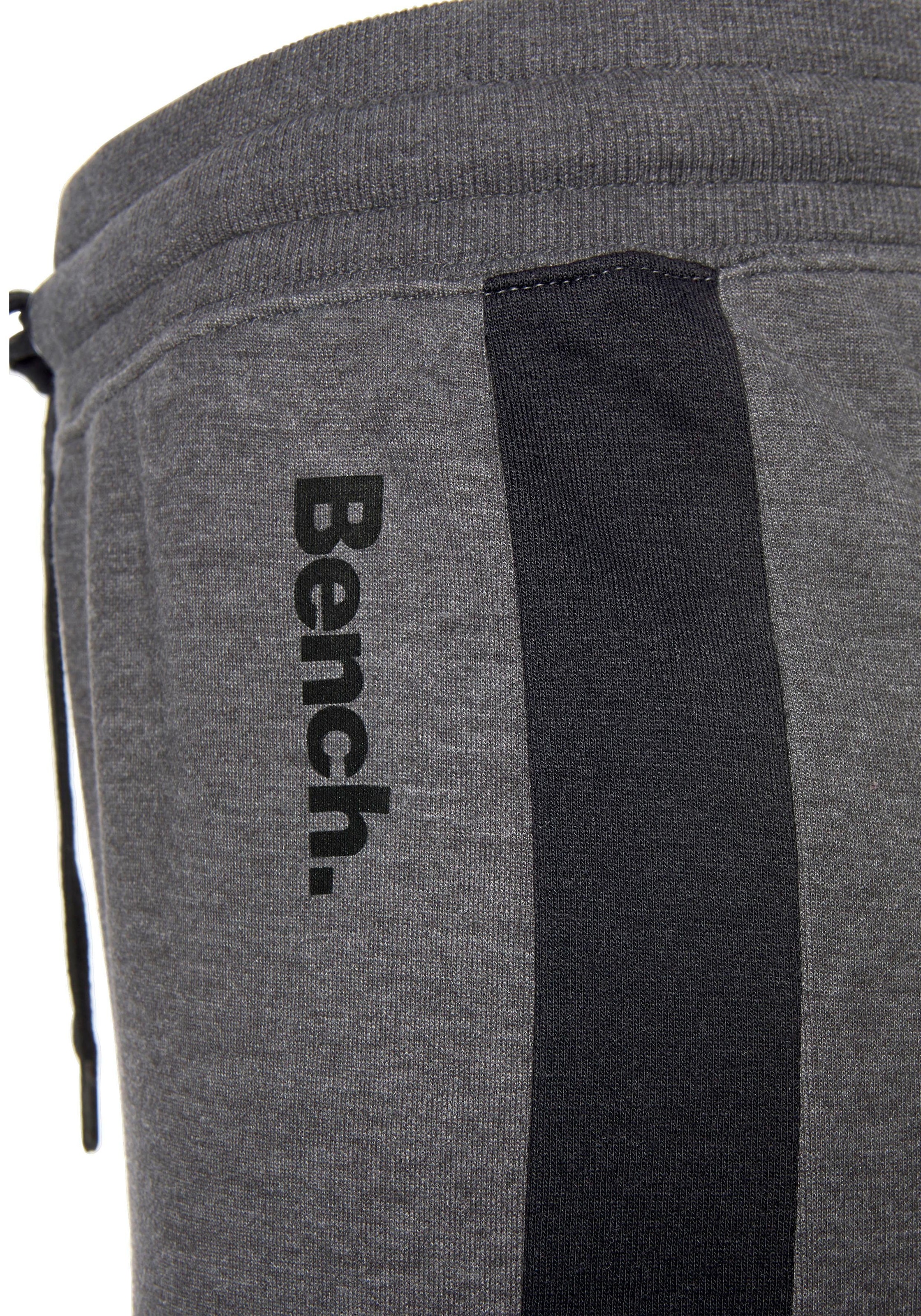 Bench. Loungewear Loungehose, mit Seitenstreifen und geradem Bein, Loungewear