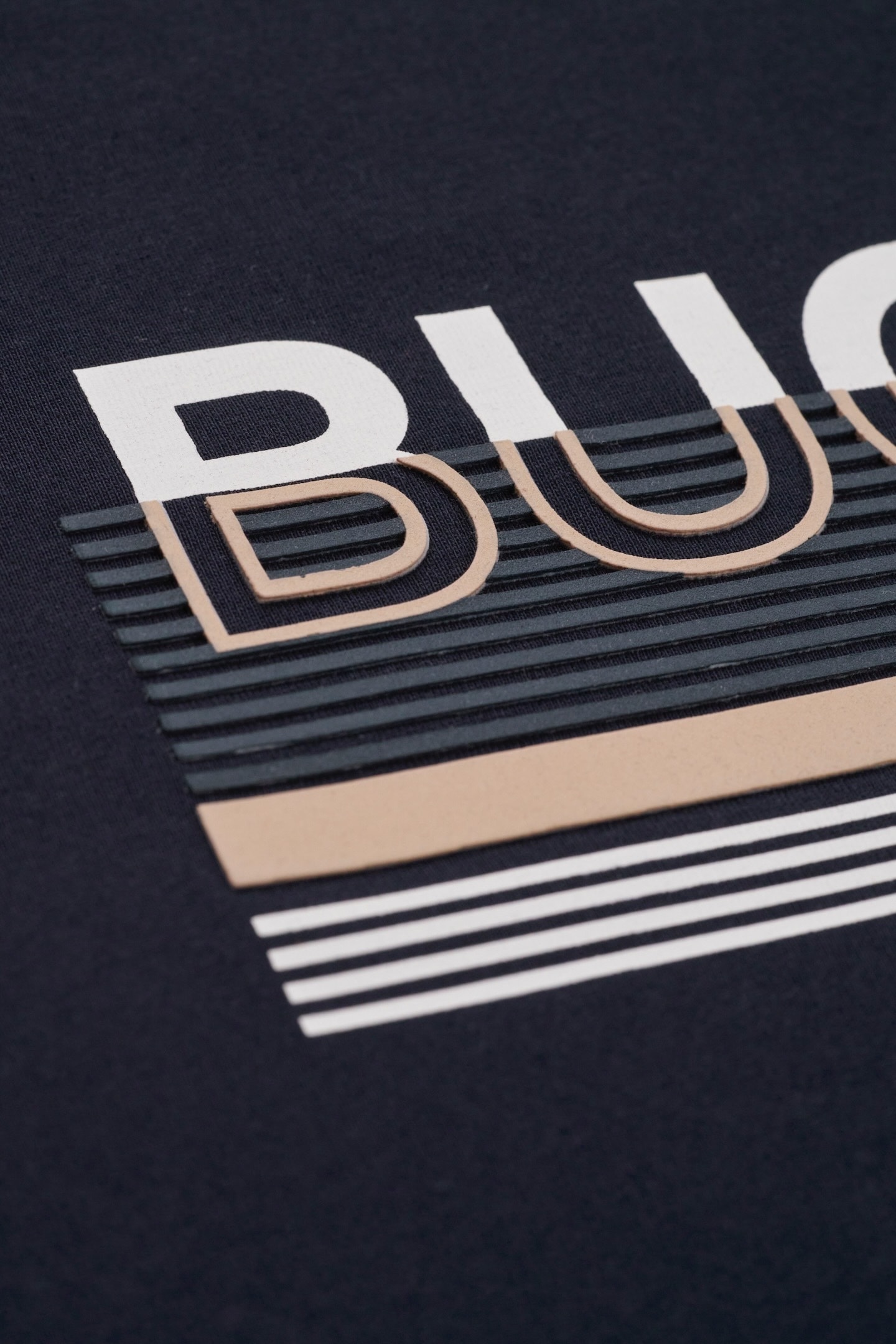 bugatti T-Shirt, mit gummiertem Logo-Print