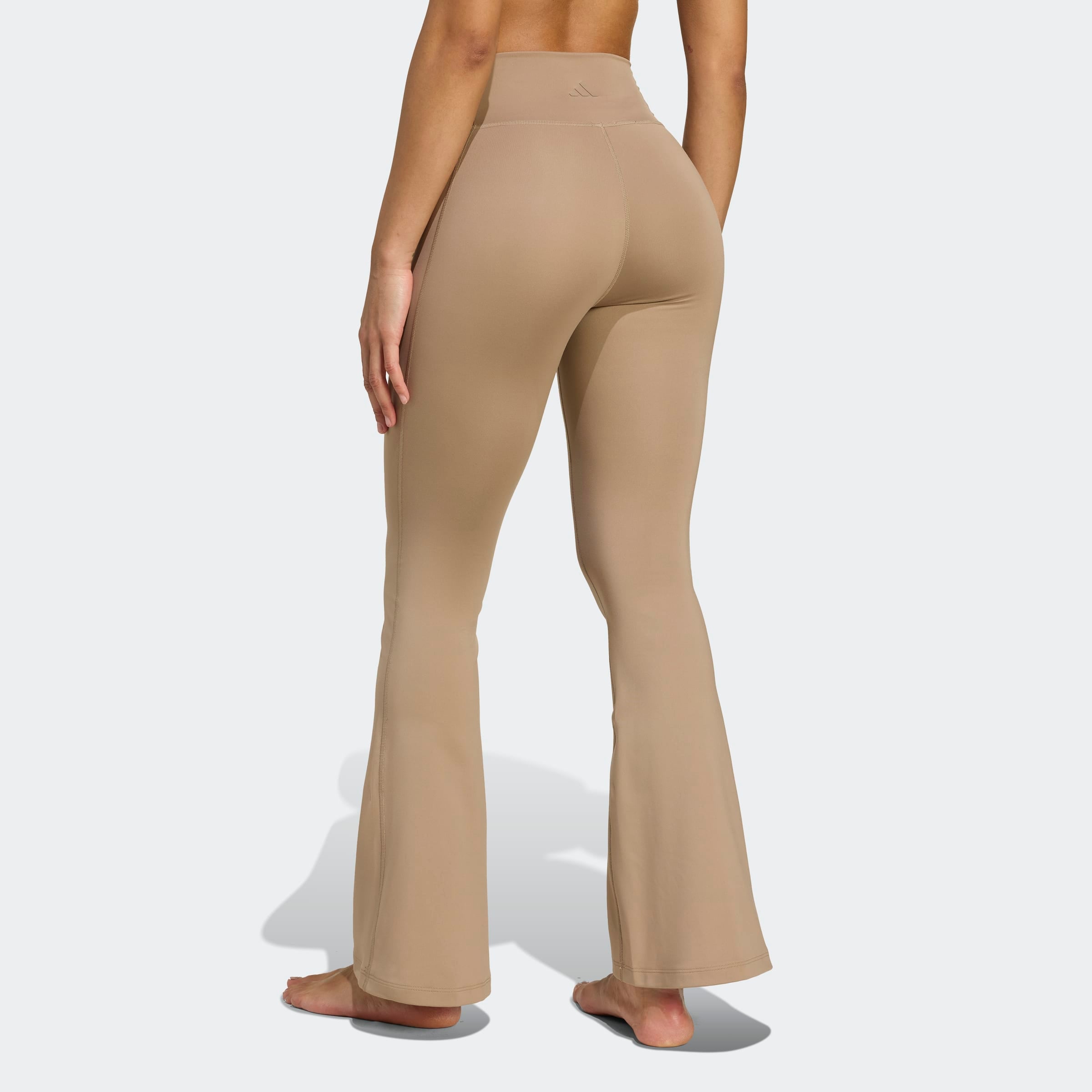 adidas Performance Trainingstights »ALL ME ESSENTIALS FLARE LEGGINGS«  mit ausgestelltem Bein, aus weichem und dehnbarem Strickmaterial