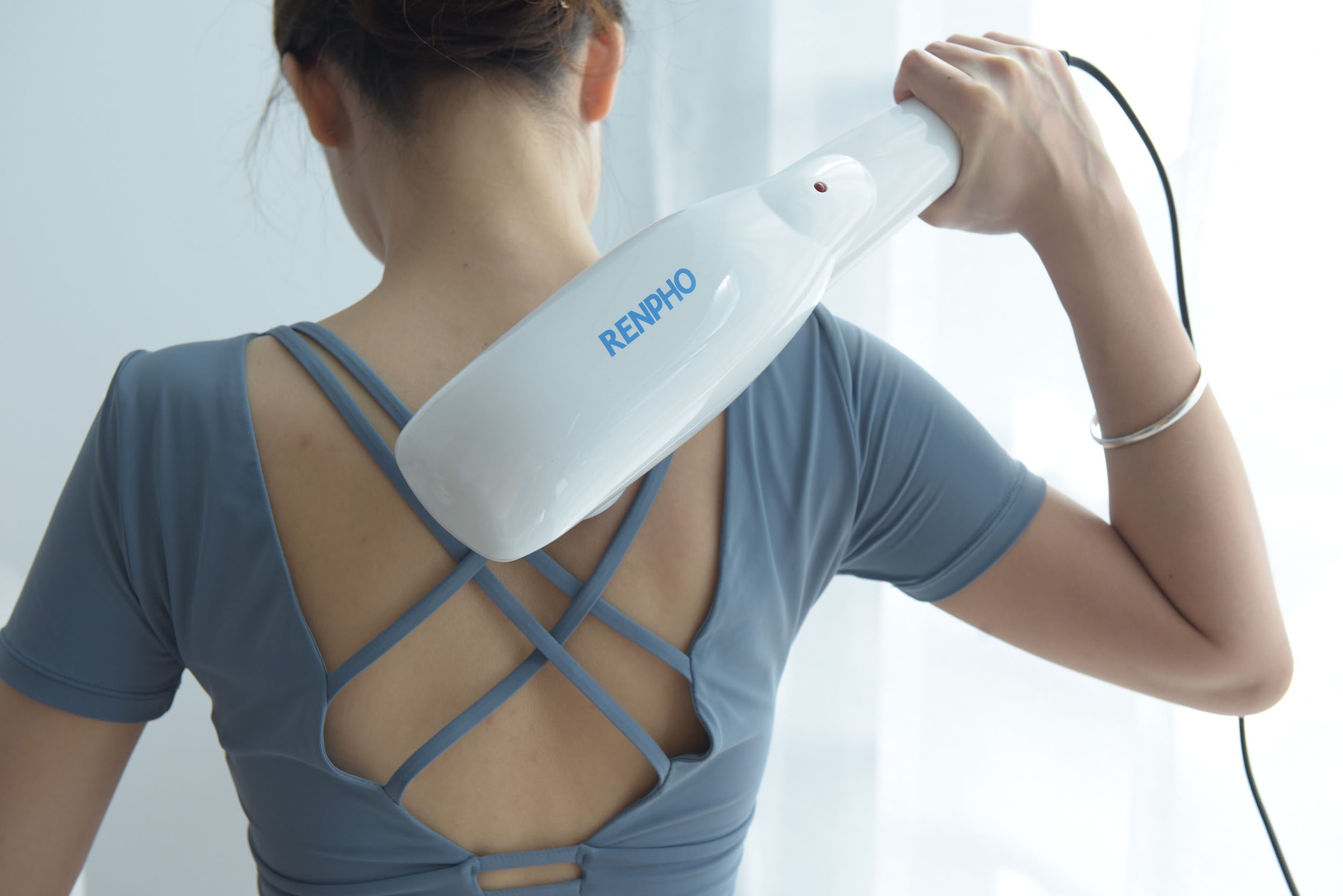 Renpho Massagegerät »Handheld Rückenmassagegerät mit Wärme« Rückenmassage mit Wärme, 3 Aufsätze, 5 Stufen, Abschaltung, Netz