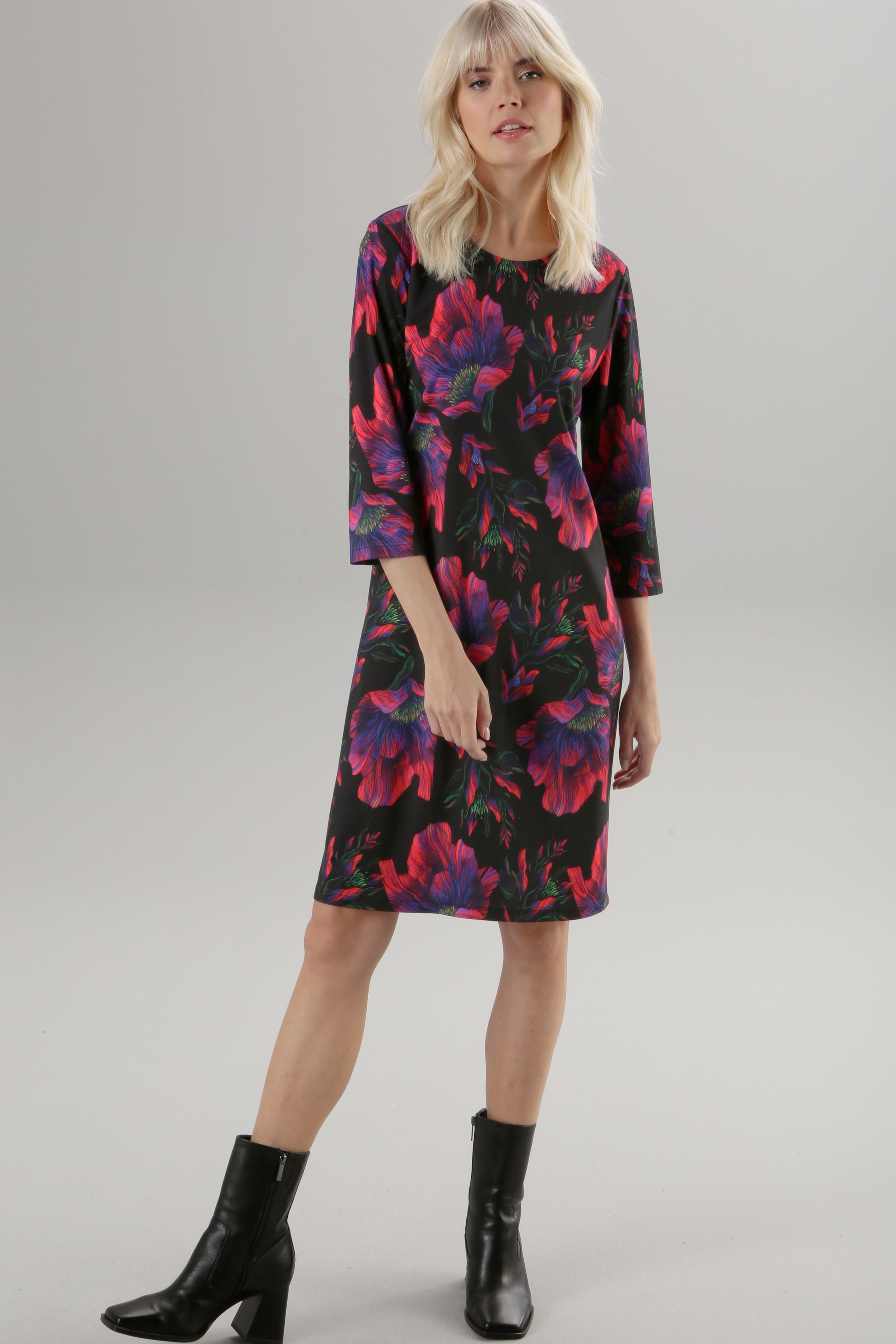 Jerseykleid, in Aniston Blumendruck mit bei Knallfarben SELECTED