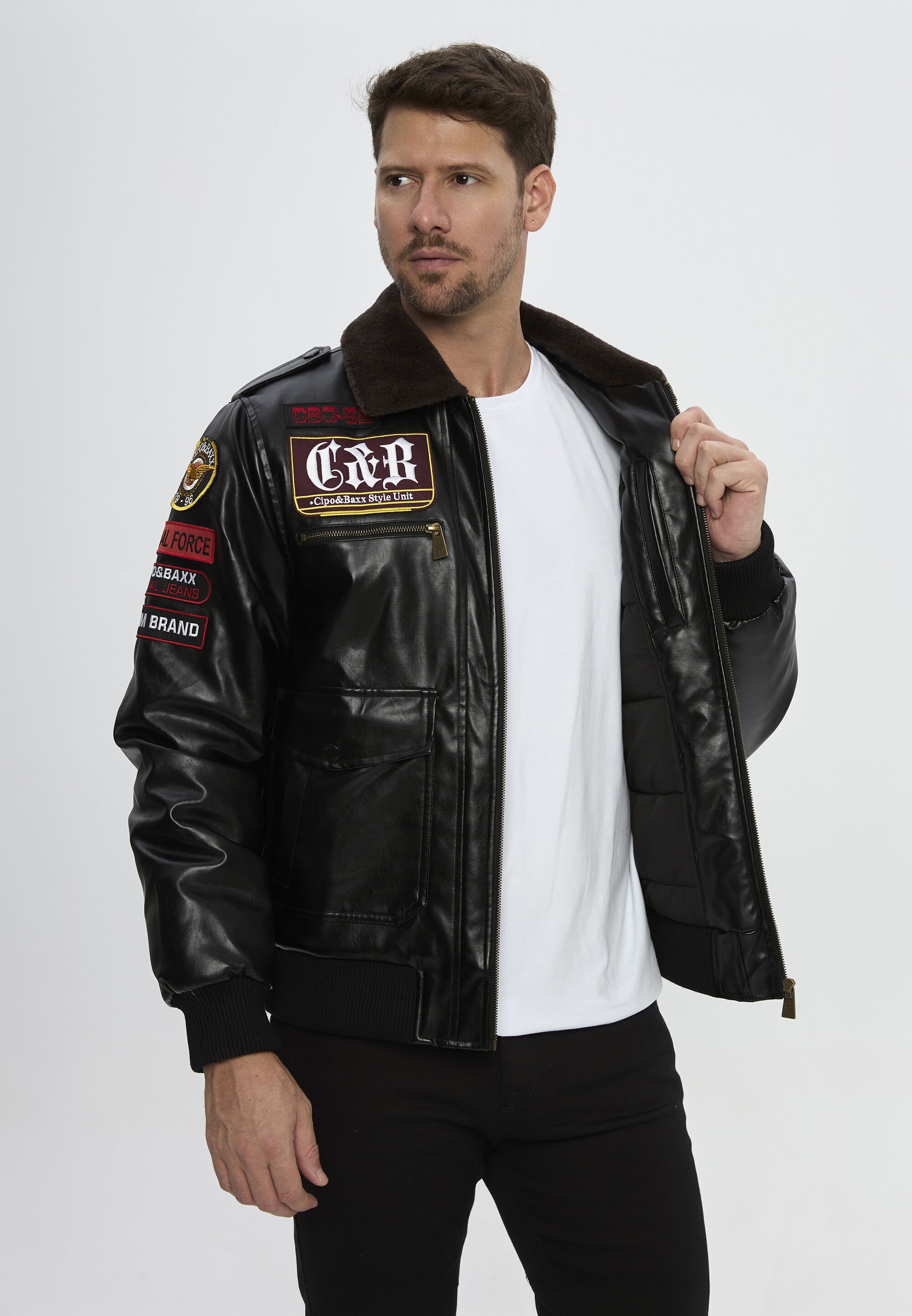 Cipo & Baxx Winterjacke »Winterjacke CM235« mit Kapuze Bomberjacke mit Kunstfellkragen & Patches