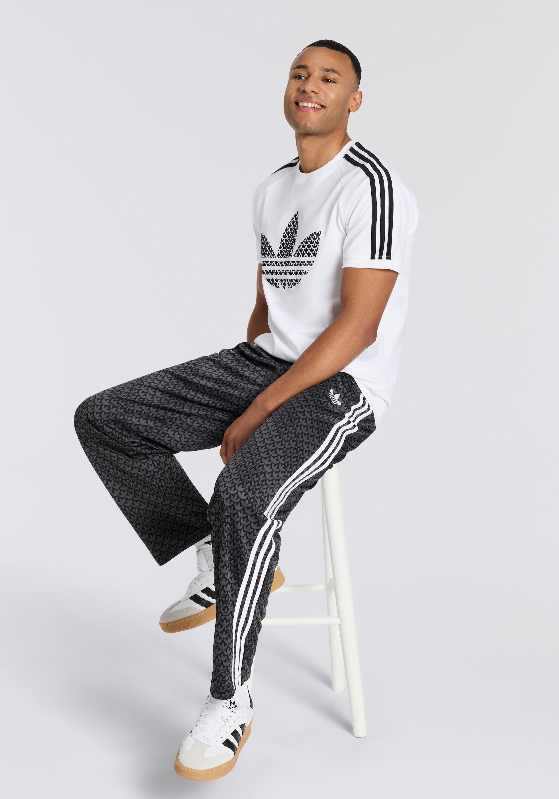adidas Originals Sporthose »FIREBIRD MONOGRAM, LOCKER GESCHNITTEN«