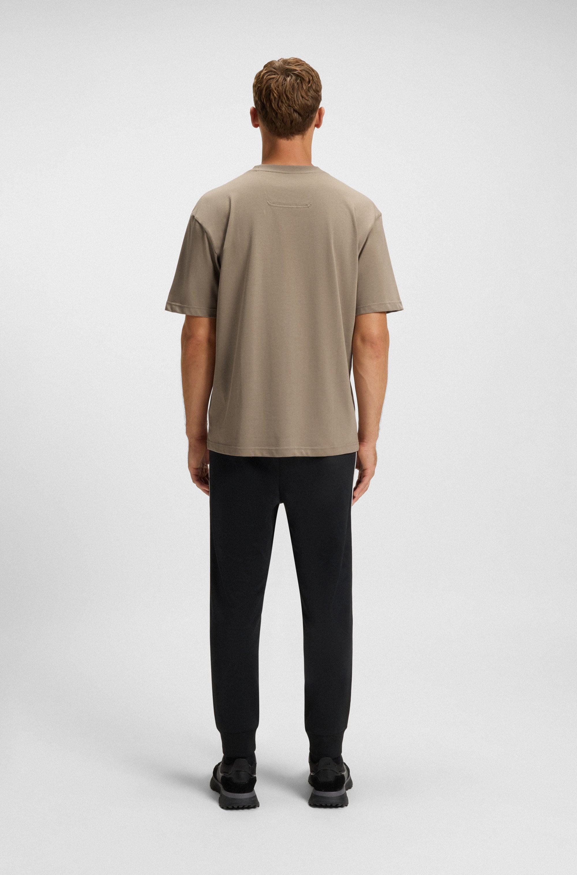 BOSS GREEN T-Shirt »Tee 10 Relaxed Fit« 100% Cotton, Logo Centered, Rundhals