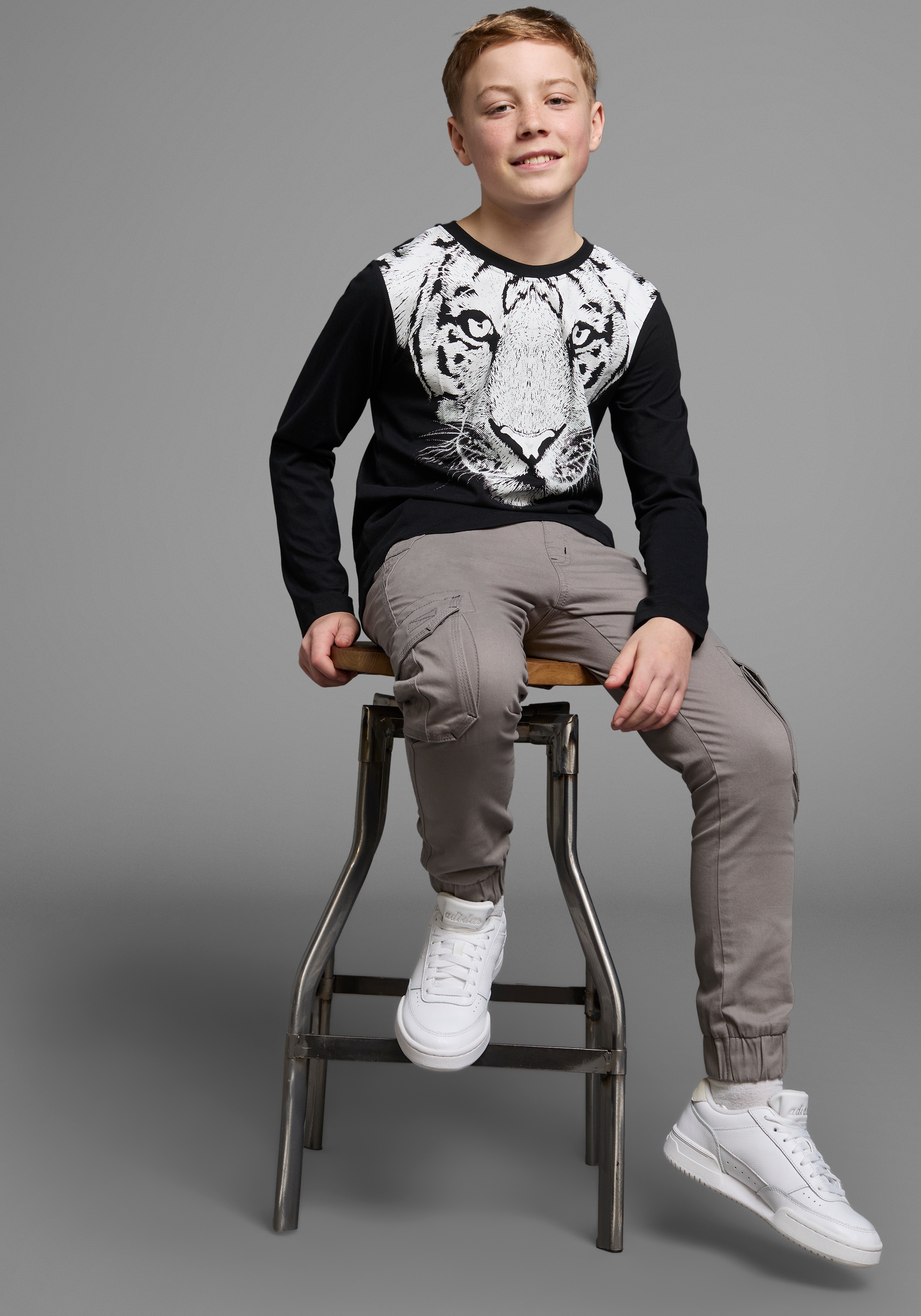KIDSWORLD Langarmshirt »WHITE TIGER«, Basic Passform, stylischer Druck, Rundhalsausschnitt