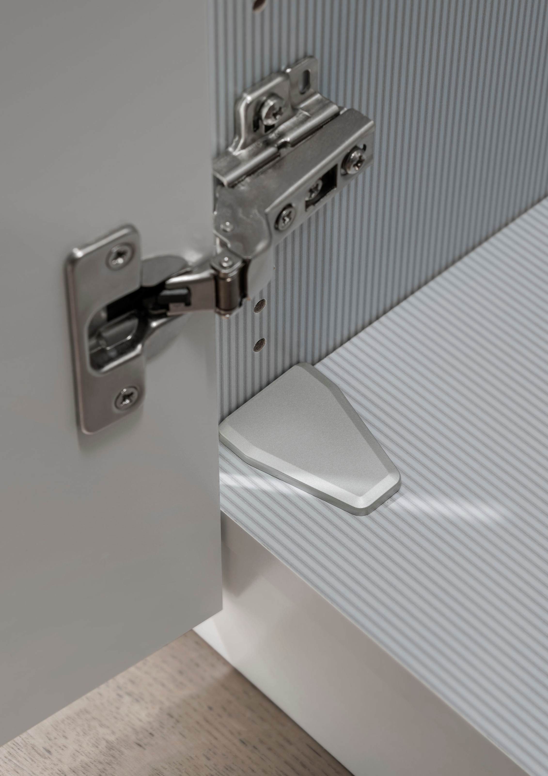 WIEMANN Drehtürenschrank »Monaco, Kleiderschrank, Schrank, Wäscheschrank, mit edler Glasfront«, (2 Breiten, 2 Höhen 216/236 cm auswählbar, MADE IN GERMANY), hochwertigen Beschläge inkl. Türdämpfung, variable Inneneinteilung