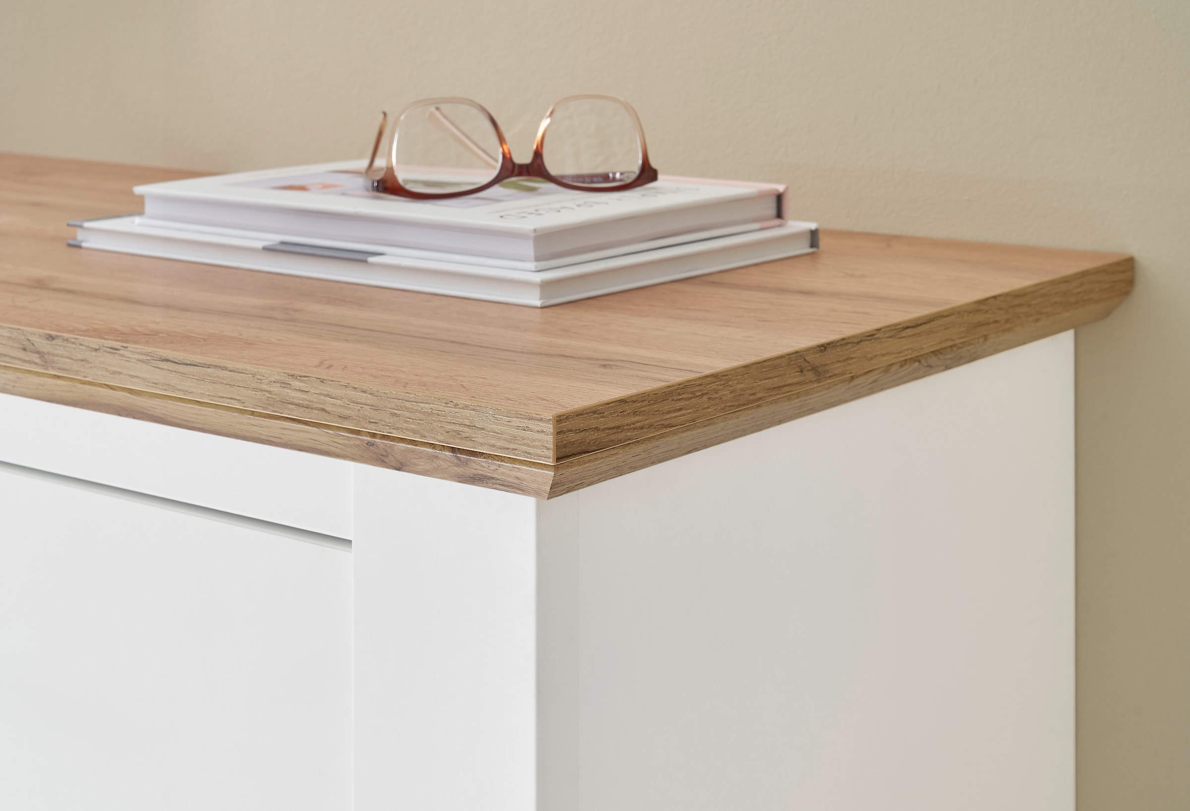 Home affaire Sideboard »Bristol« schwarze Metallgriffe, elegante Kranzoptik, ausreichend Stauraum